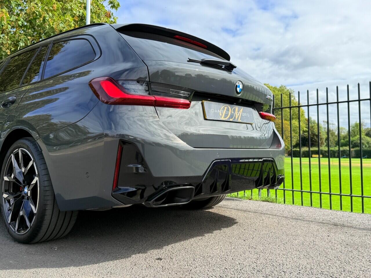 BMW 3 Series view 12