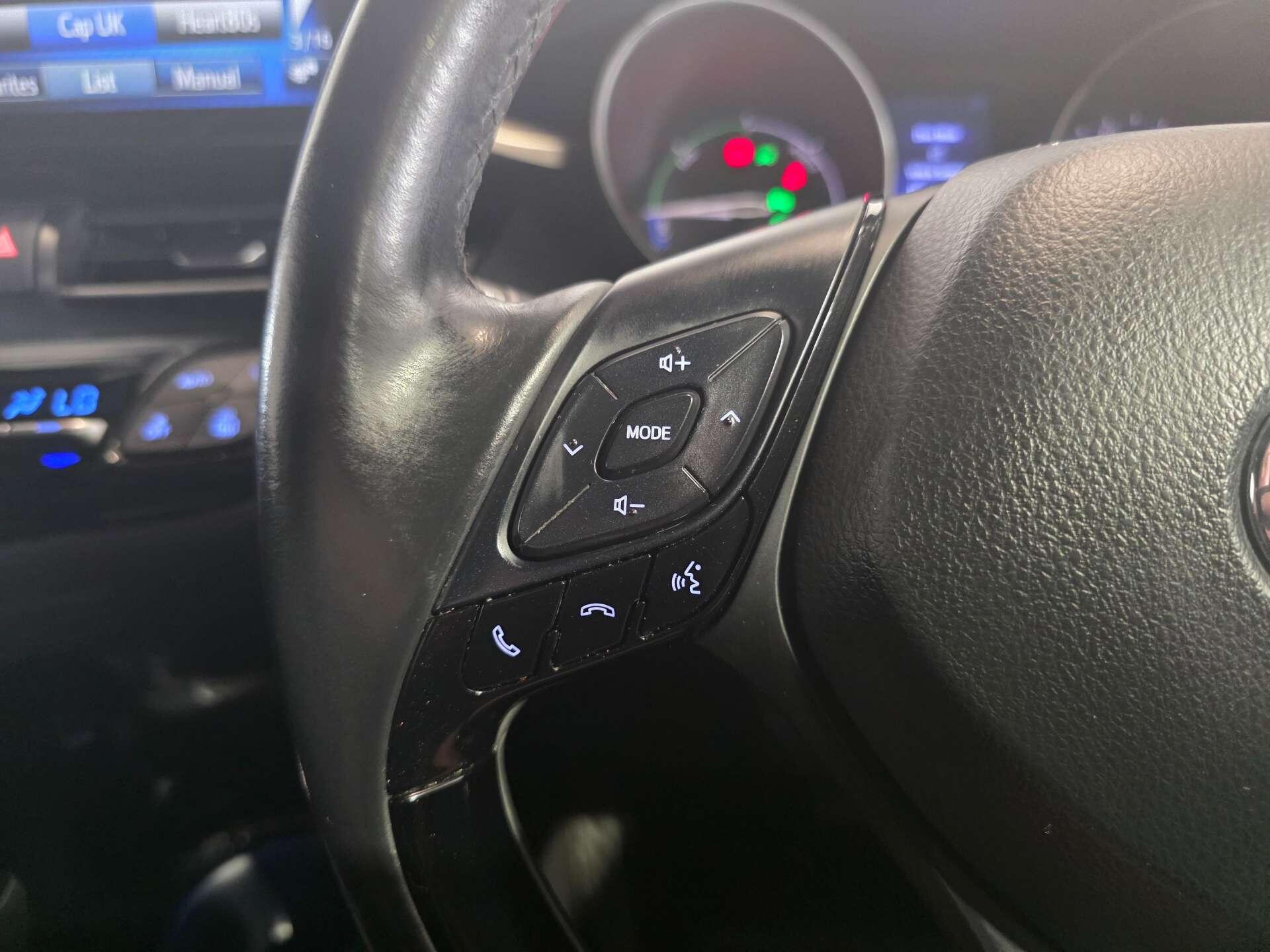 Toyota C-HR view 19