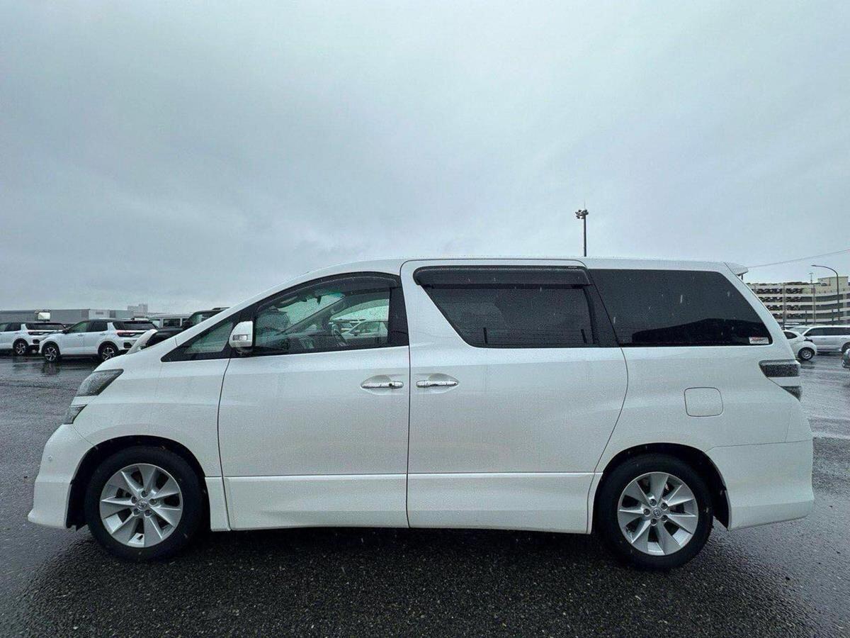 Toyota Vellfire view 5