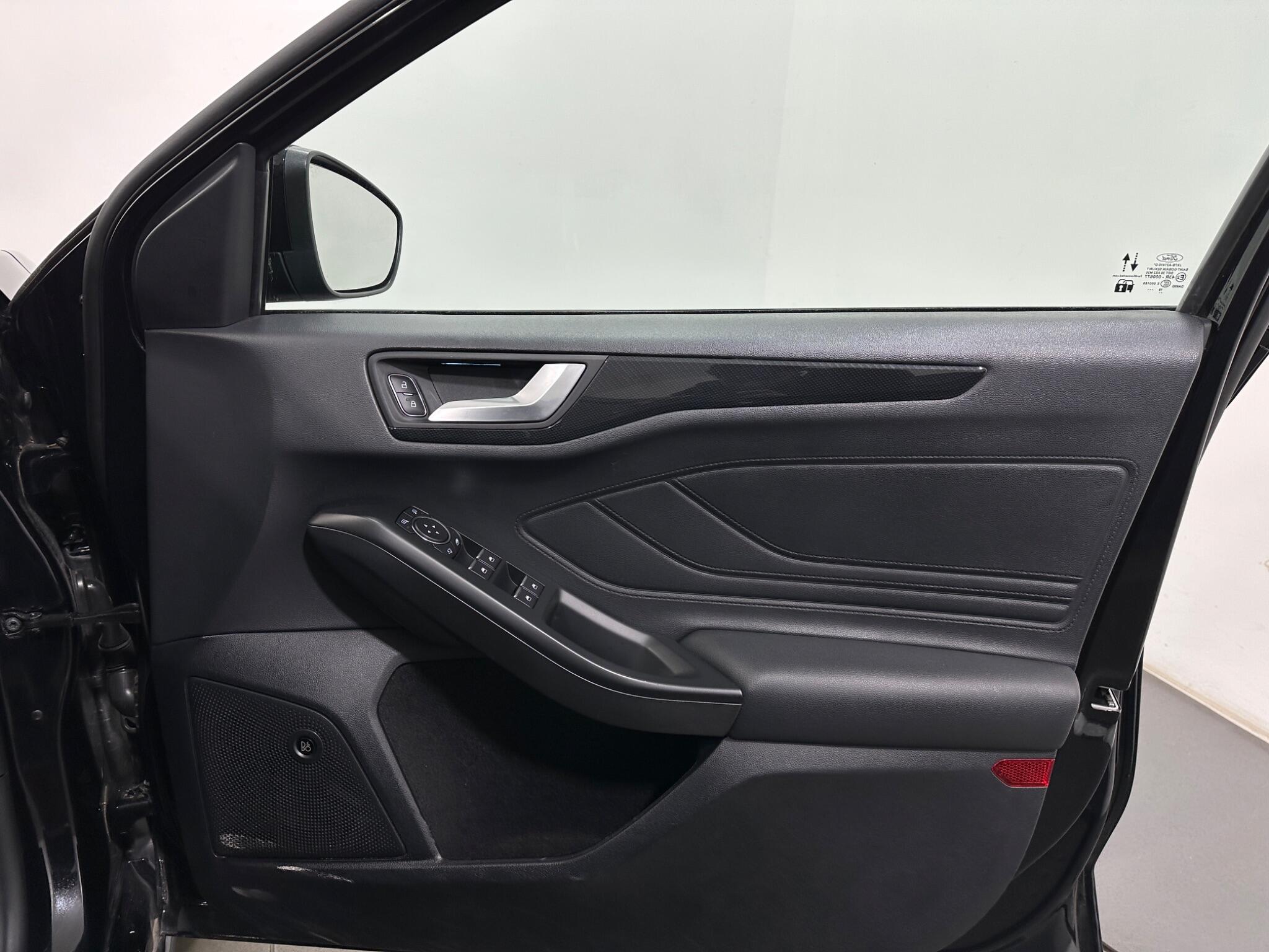 Ford Focus view 33