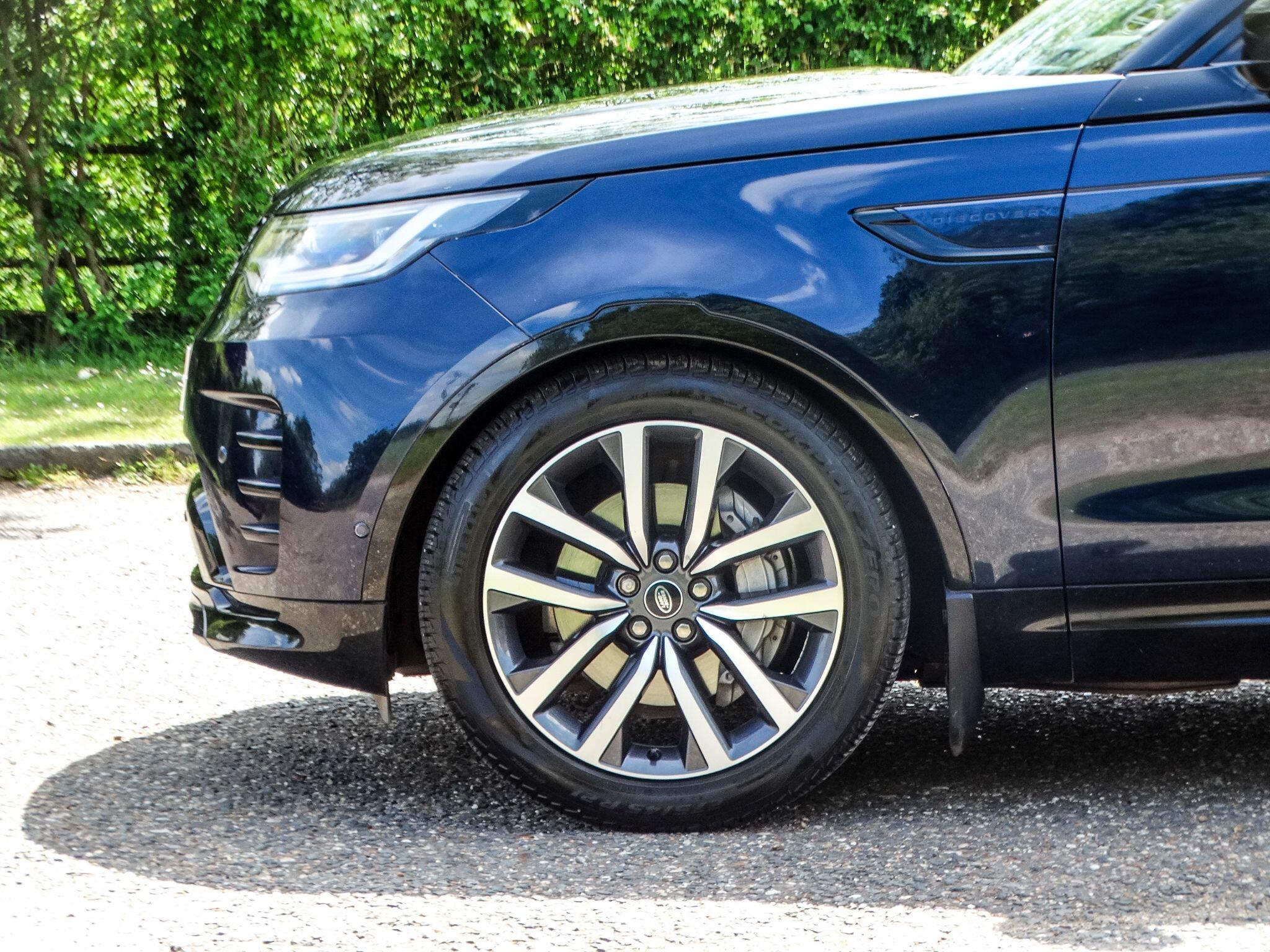 Land Rover Discovery 3 view 5
