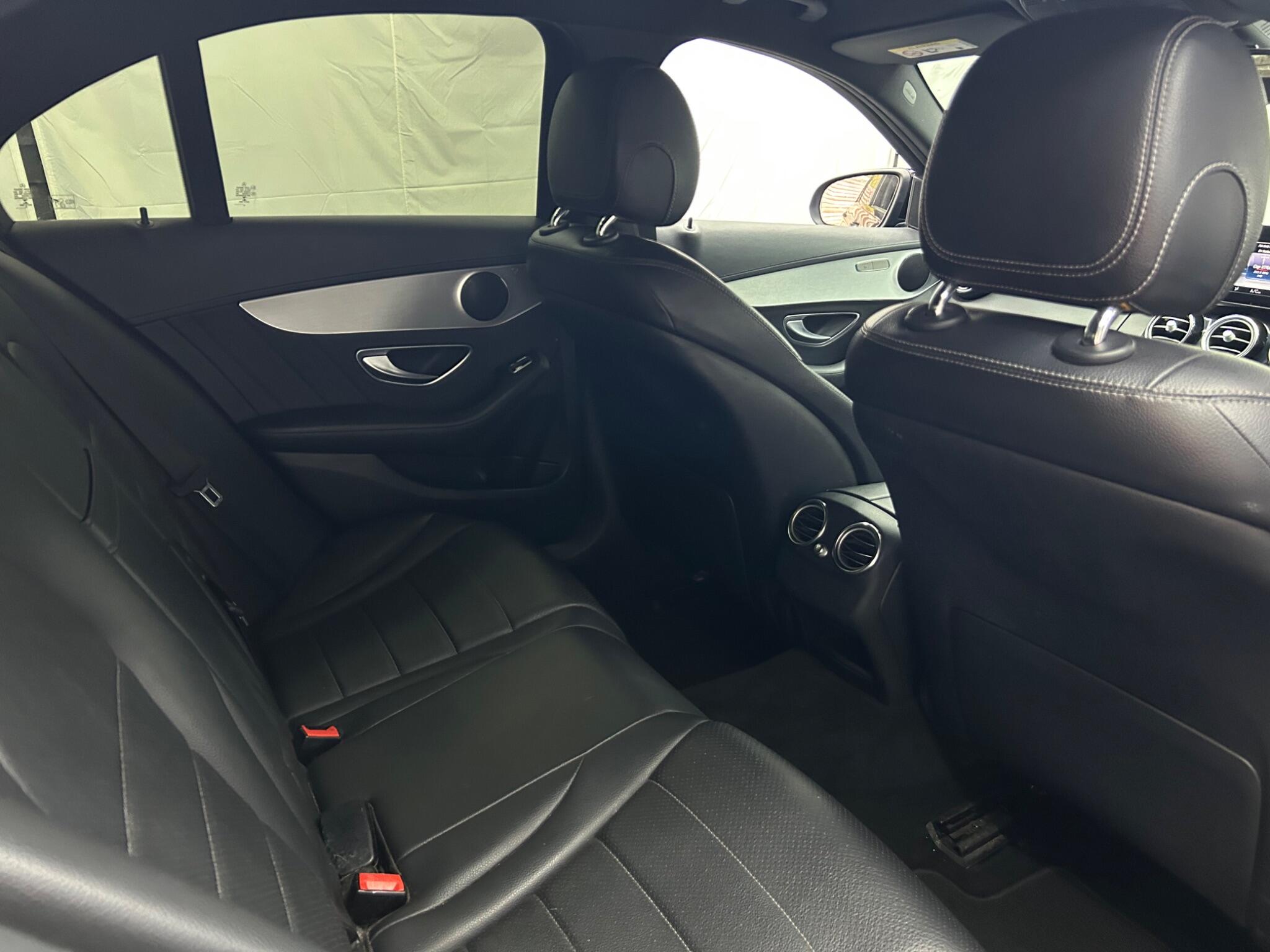 Mercedes-Benz C Class view 25