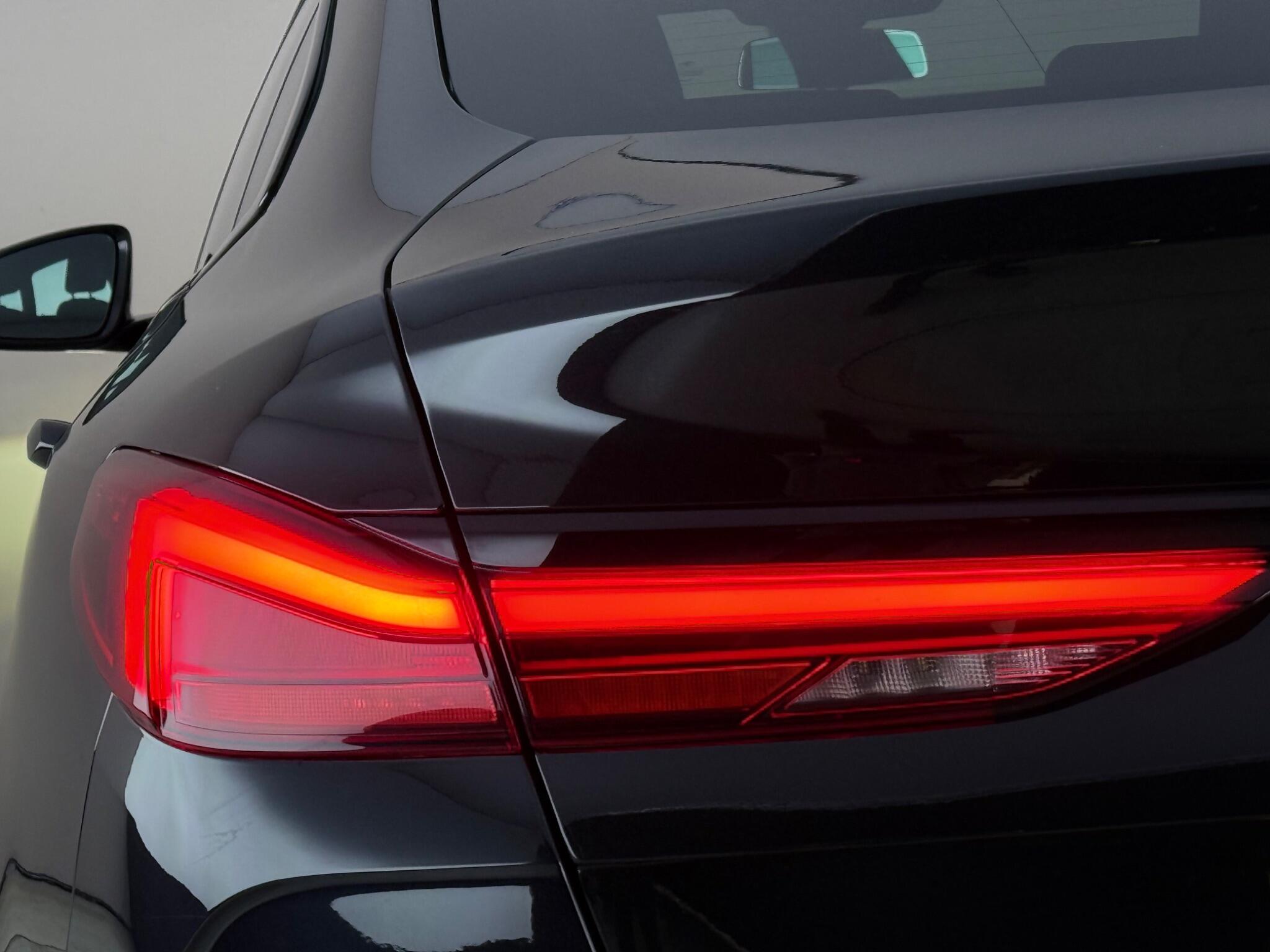 BMW 2 Series view 10