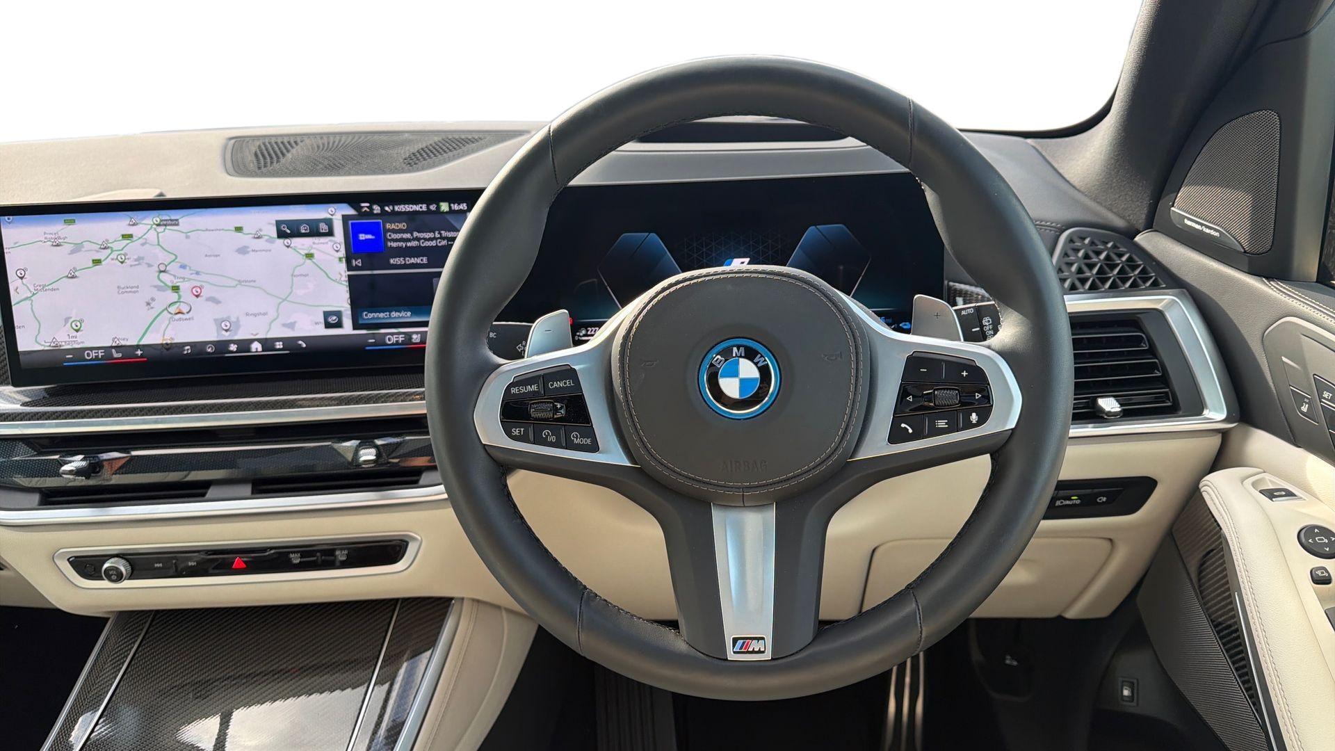 BMW X6 view 5