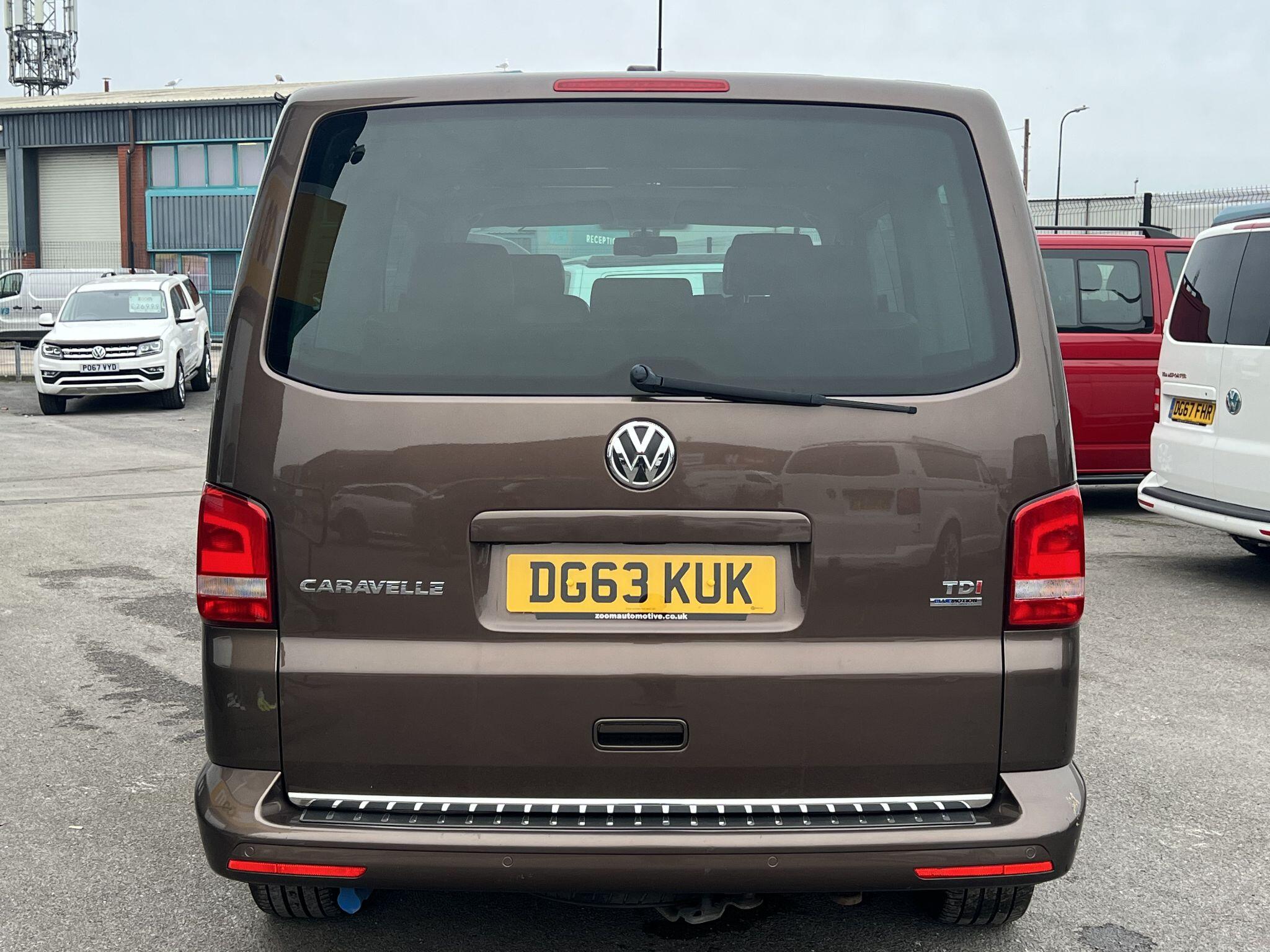 Volkswagen Caravelle view 4