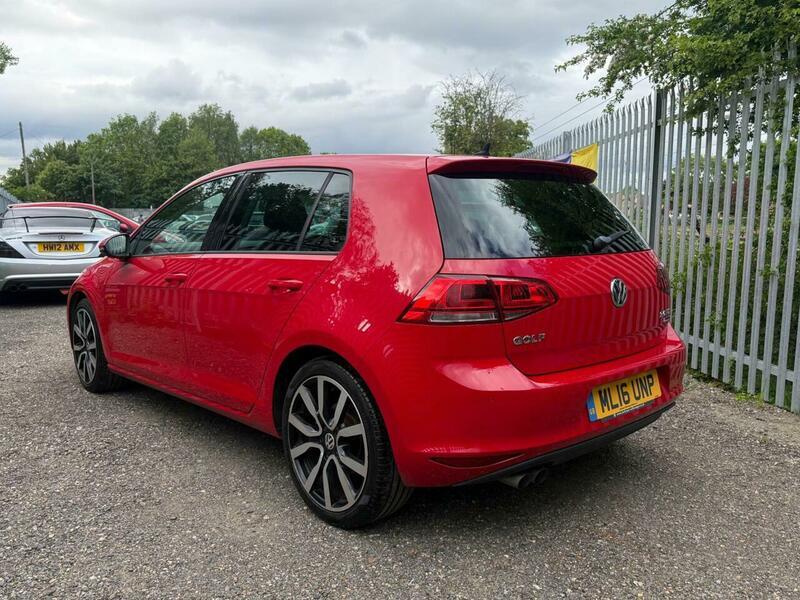 2016 Volkswagen Golf image 4