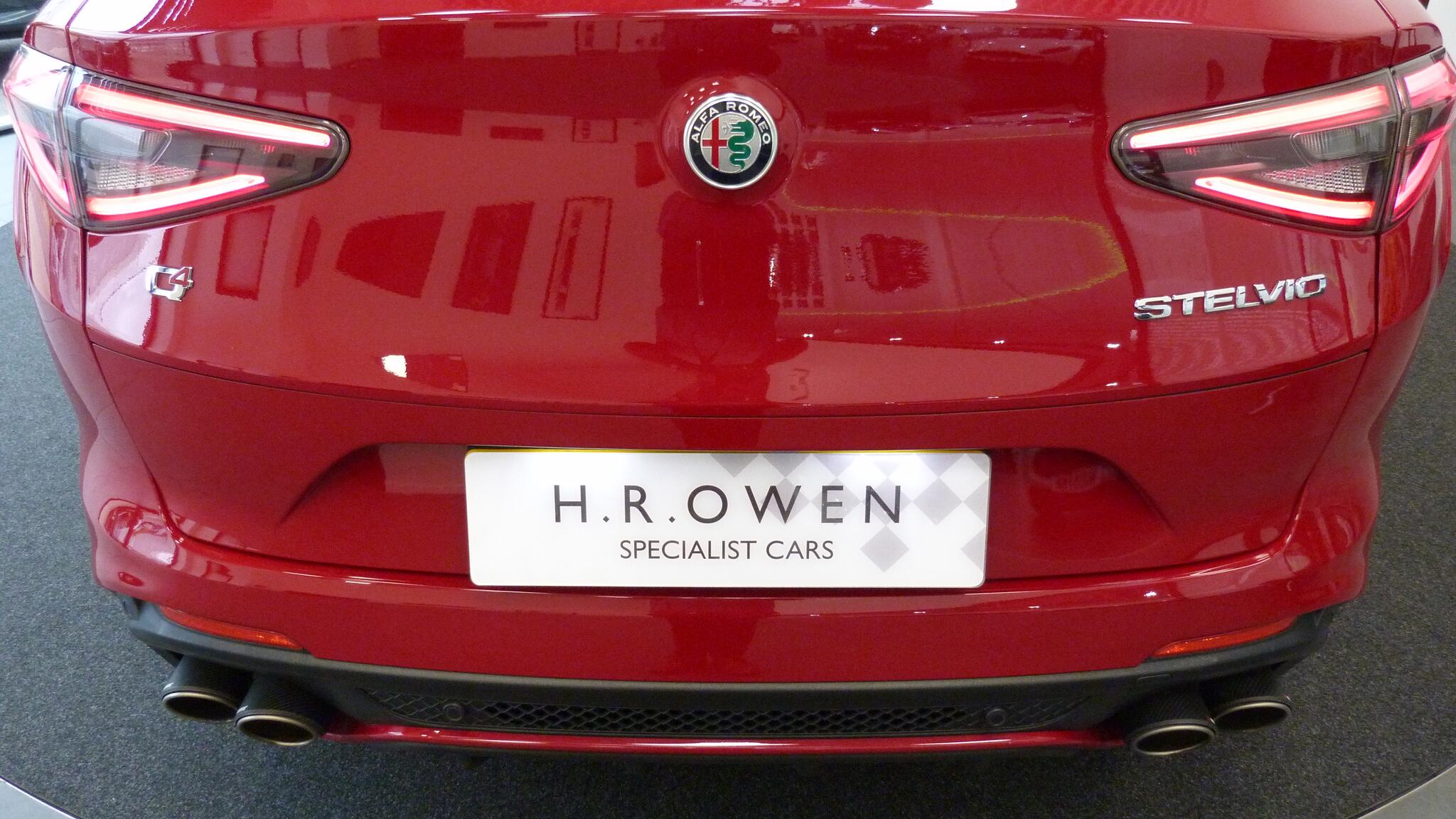 Alfa Romeo Stelvio view 47