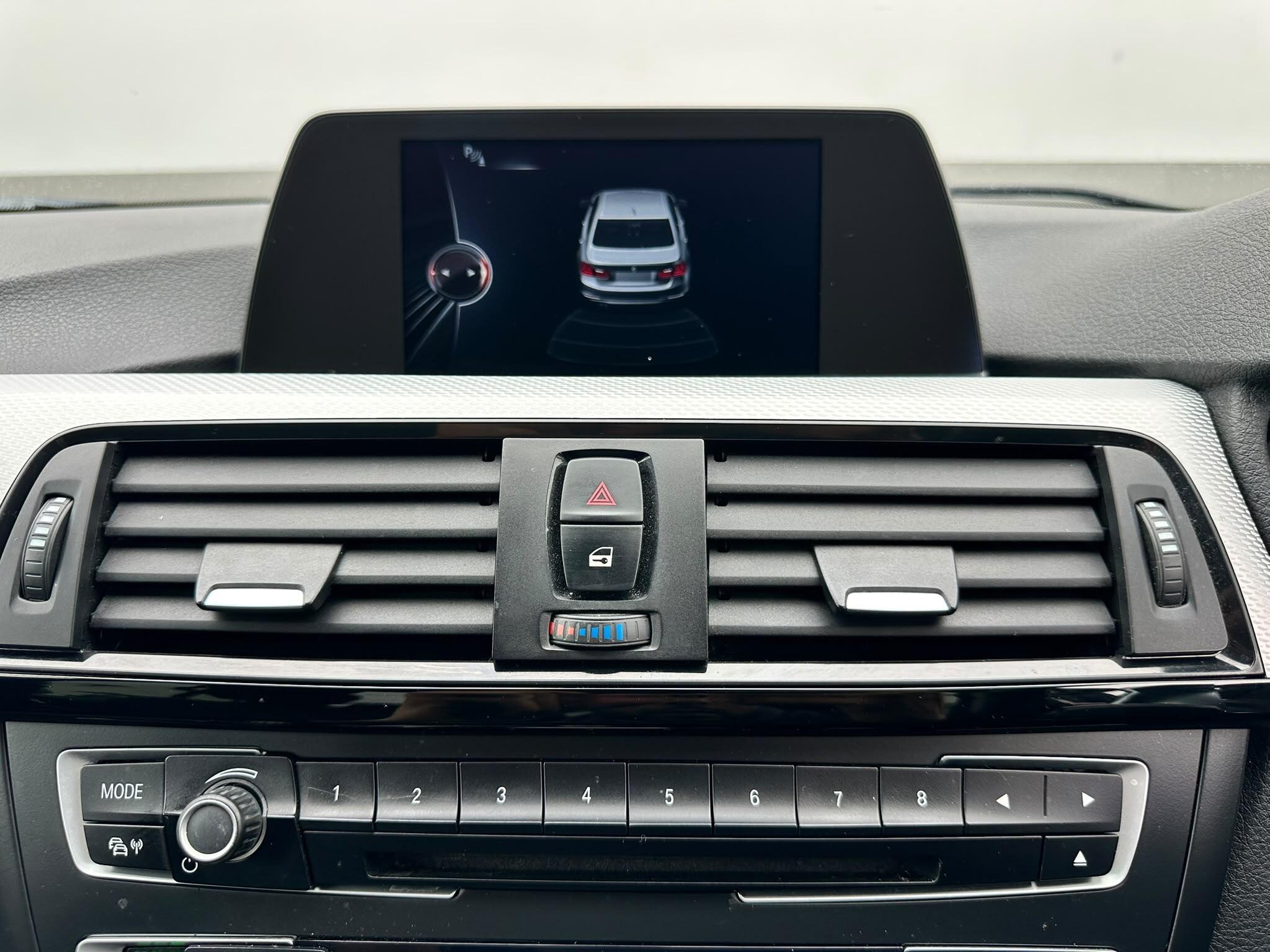 BMW 3 Series view 24