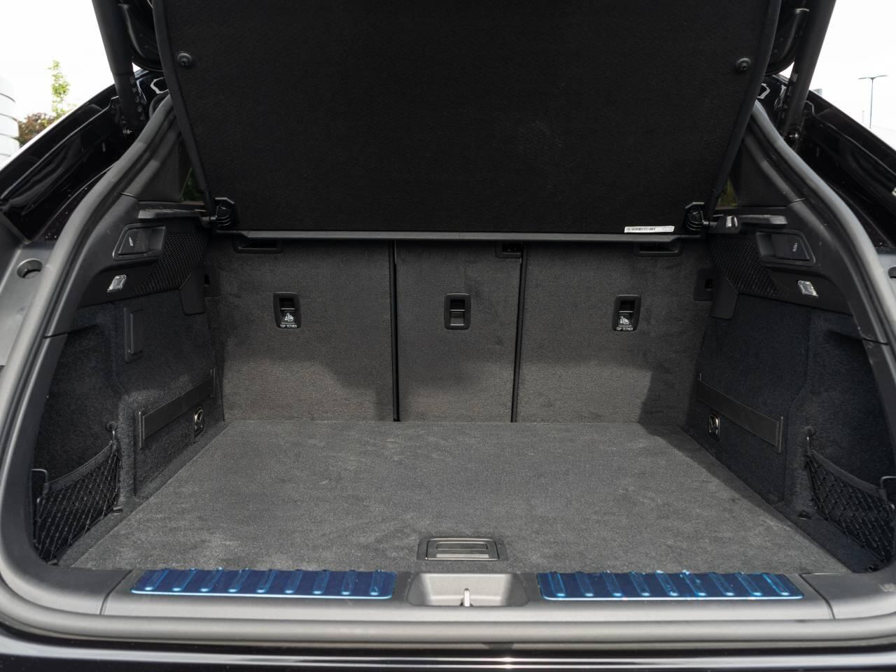 Porsche Macan view 39