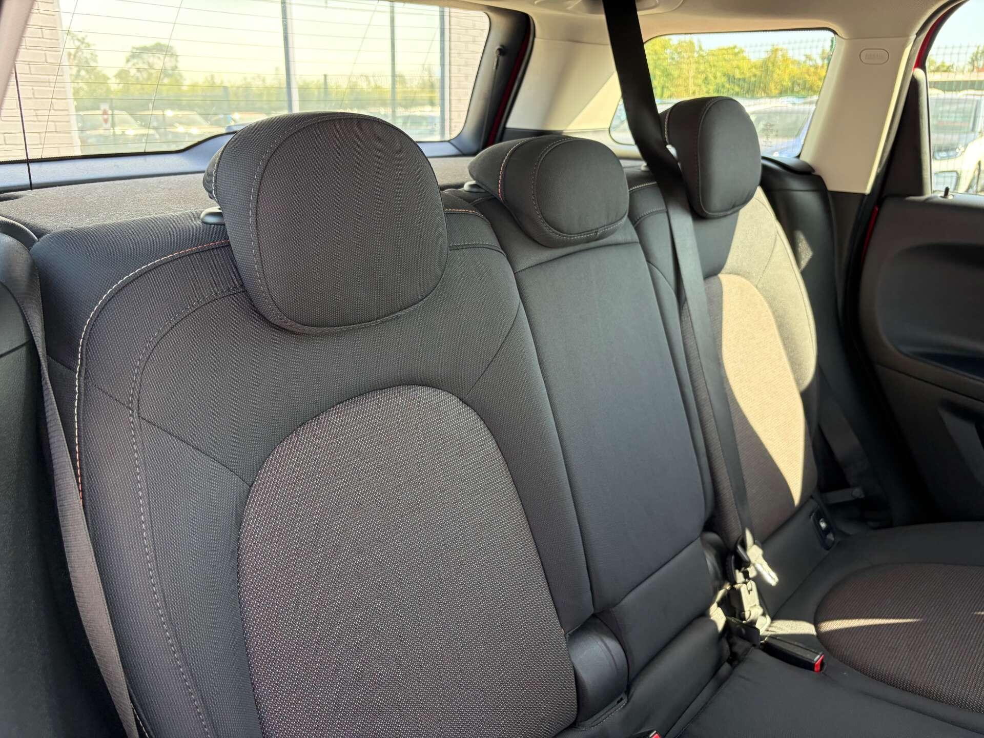 Mini Countryman view 30