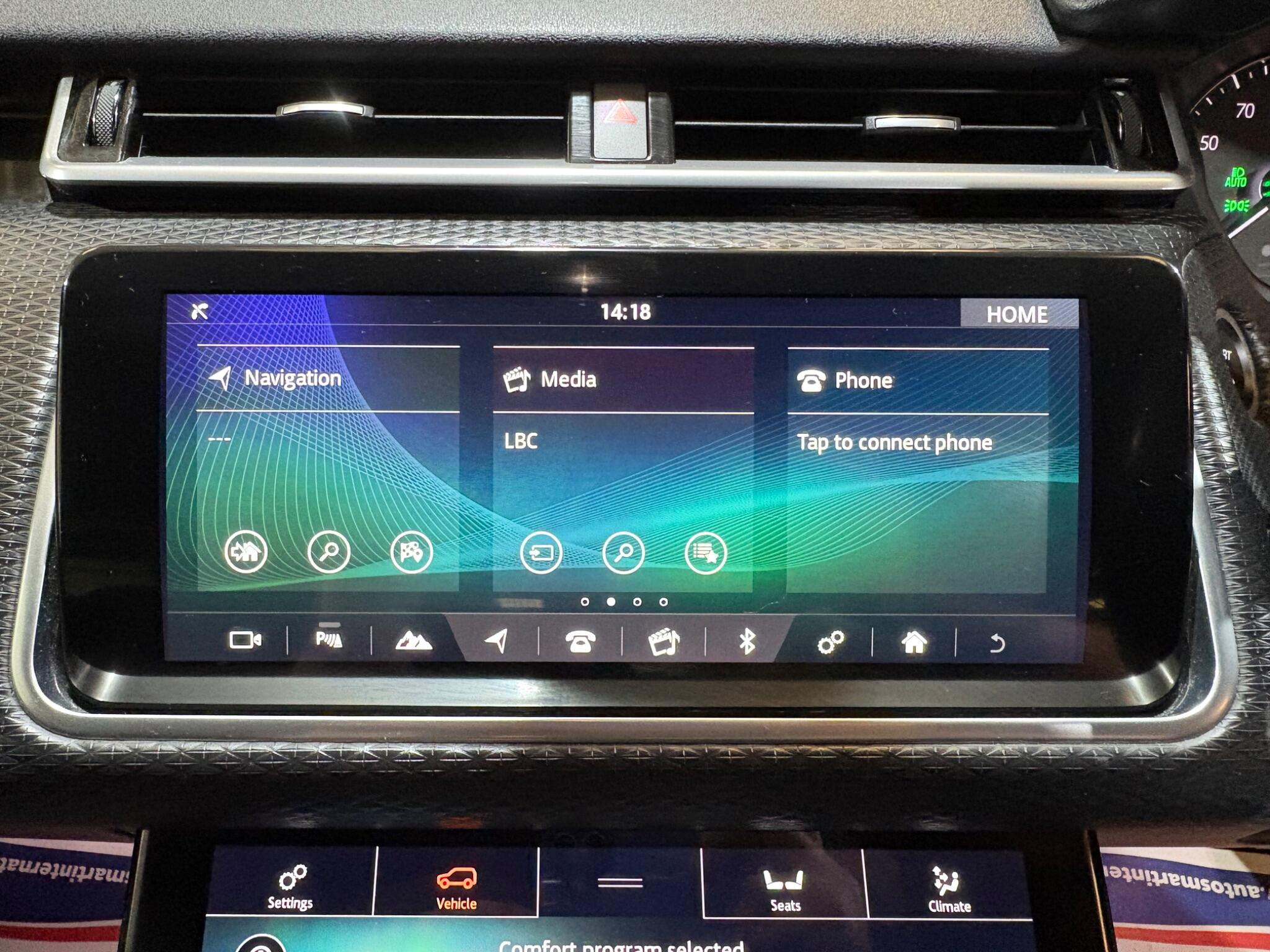 Land Rover Range Rover Velar view 22