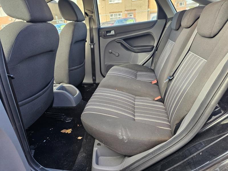 2008 Ford Focus image 12