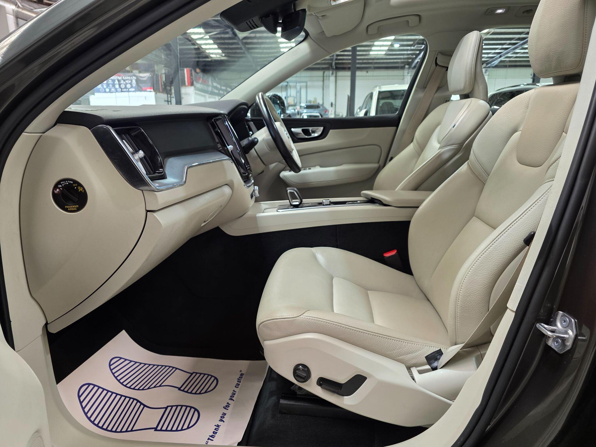 Volvo XC60 view 29