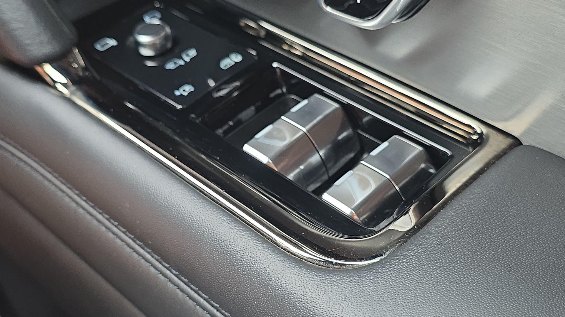 Land Rover Range Rover Sport view 31