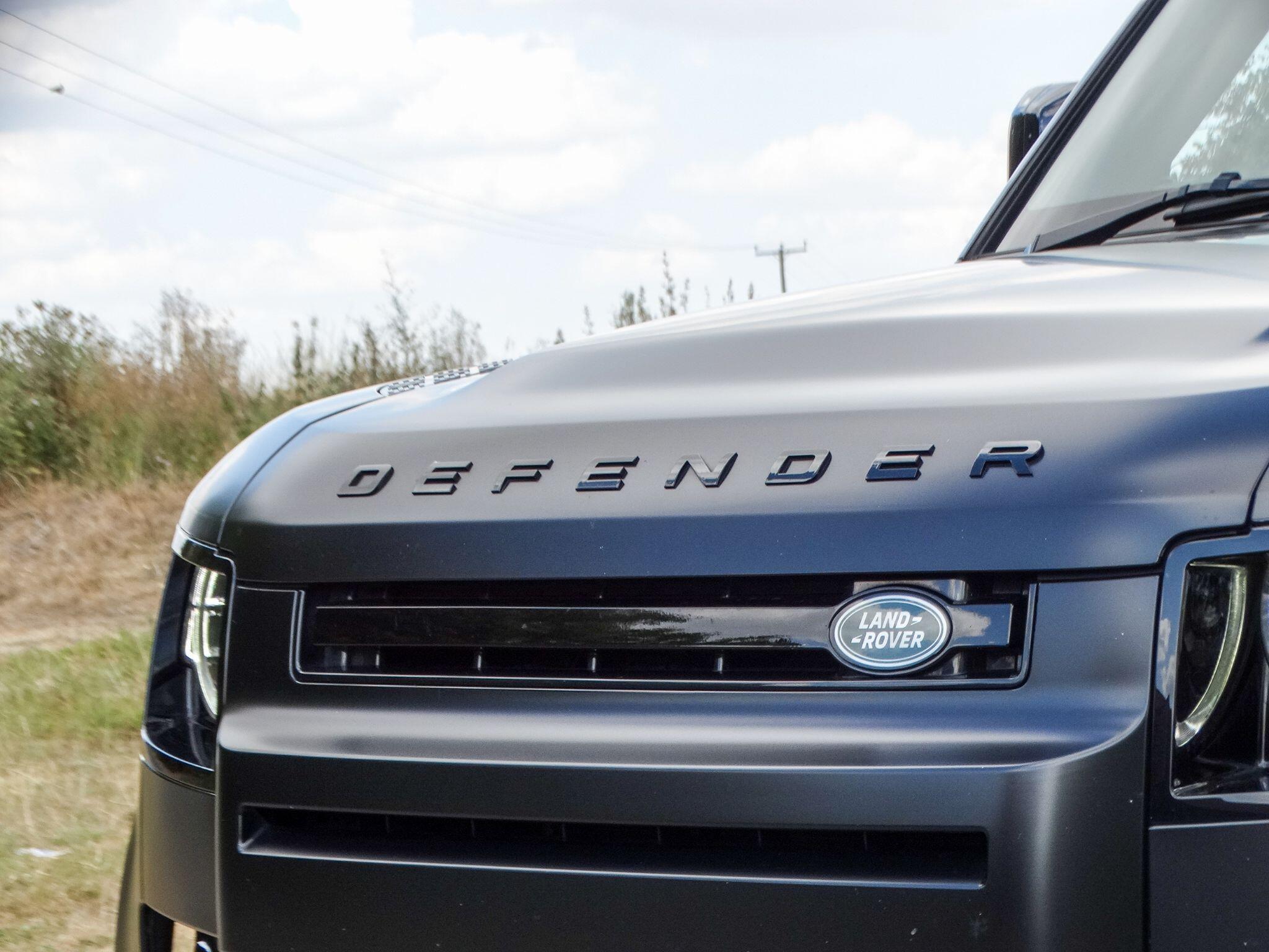 Land Rover Defender view 9