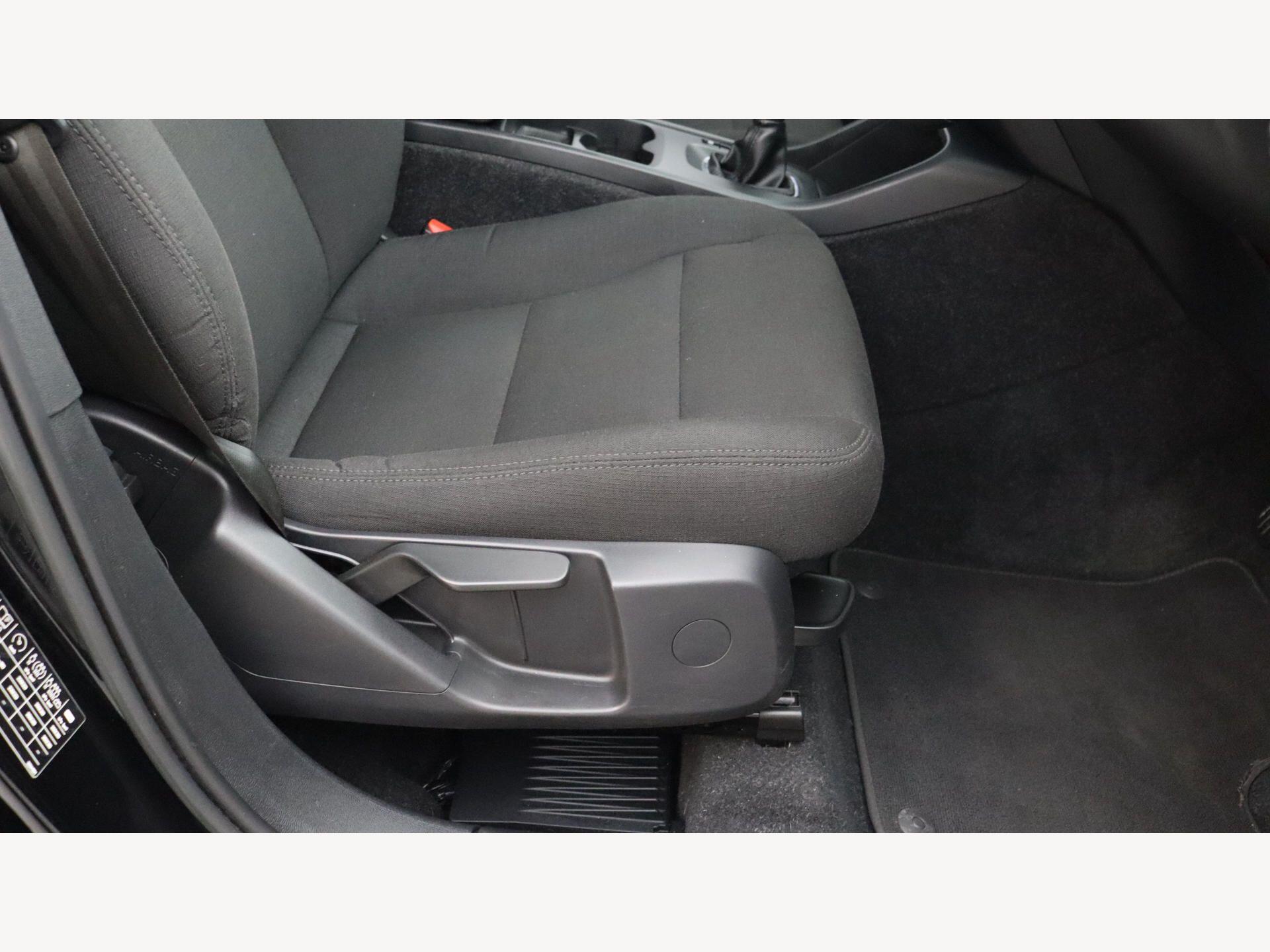 Volvo XC40 view 27