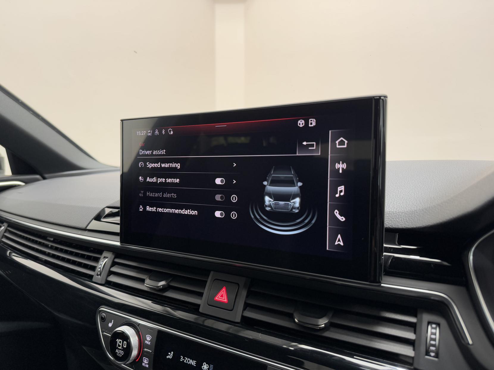 Audi A4 Avant view 25