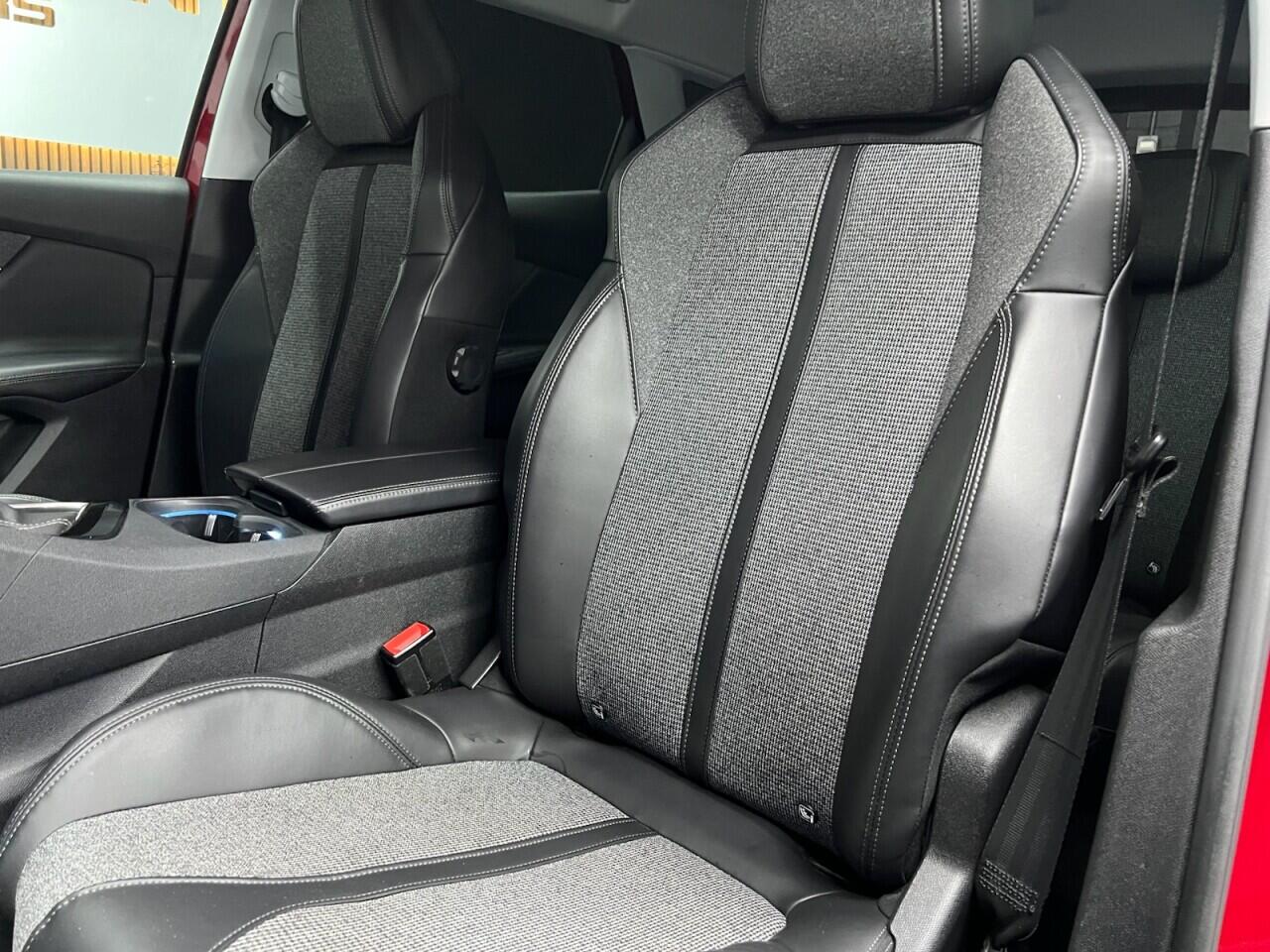 Peugeot 3008 view 29