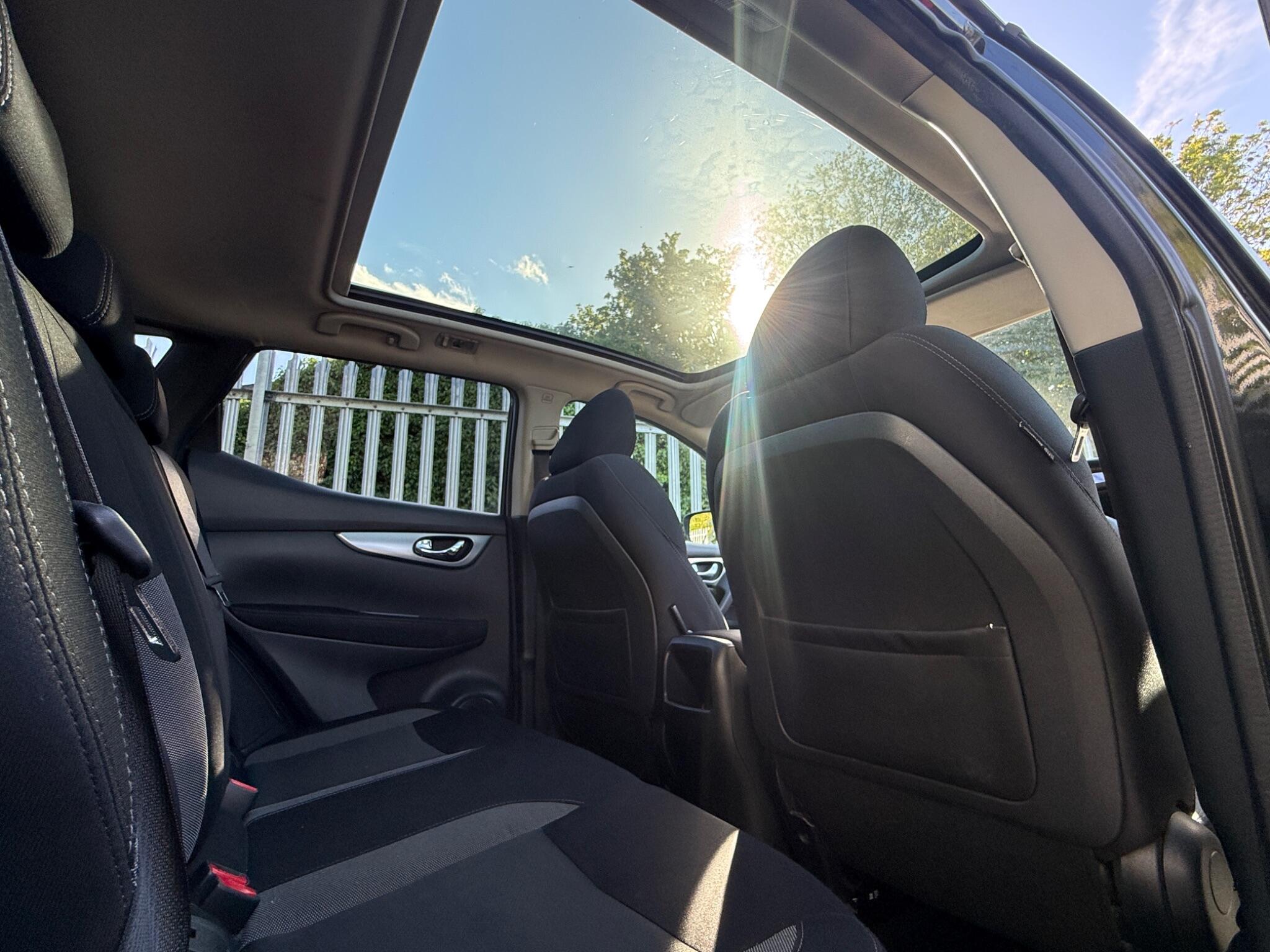 2017 Nissan Qashqai image 25