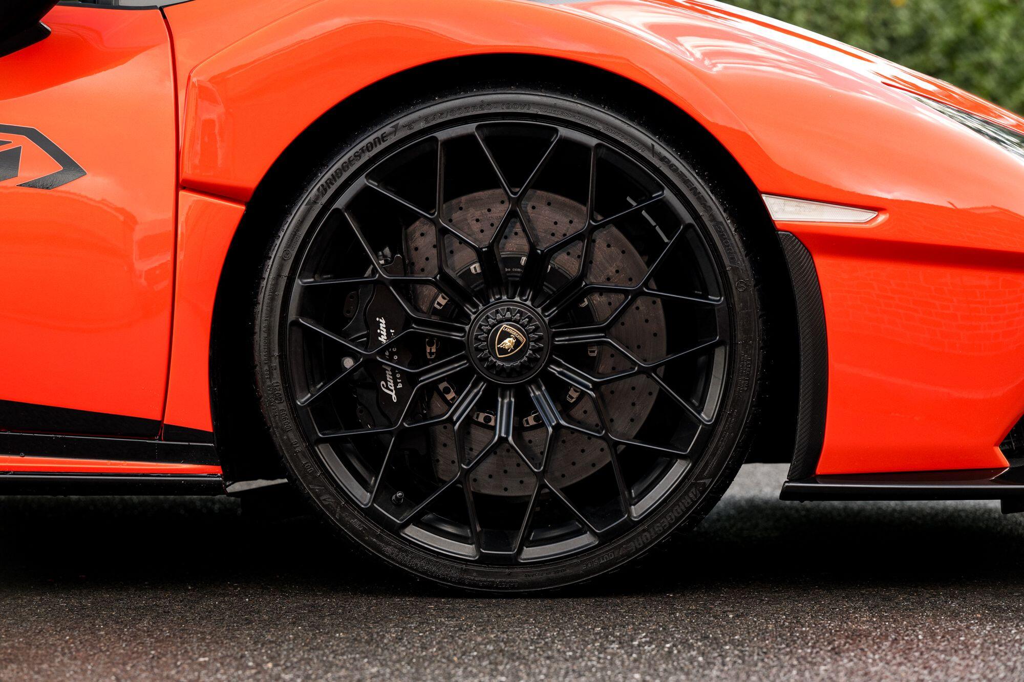 Lamborghini Huracan view 33