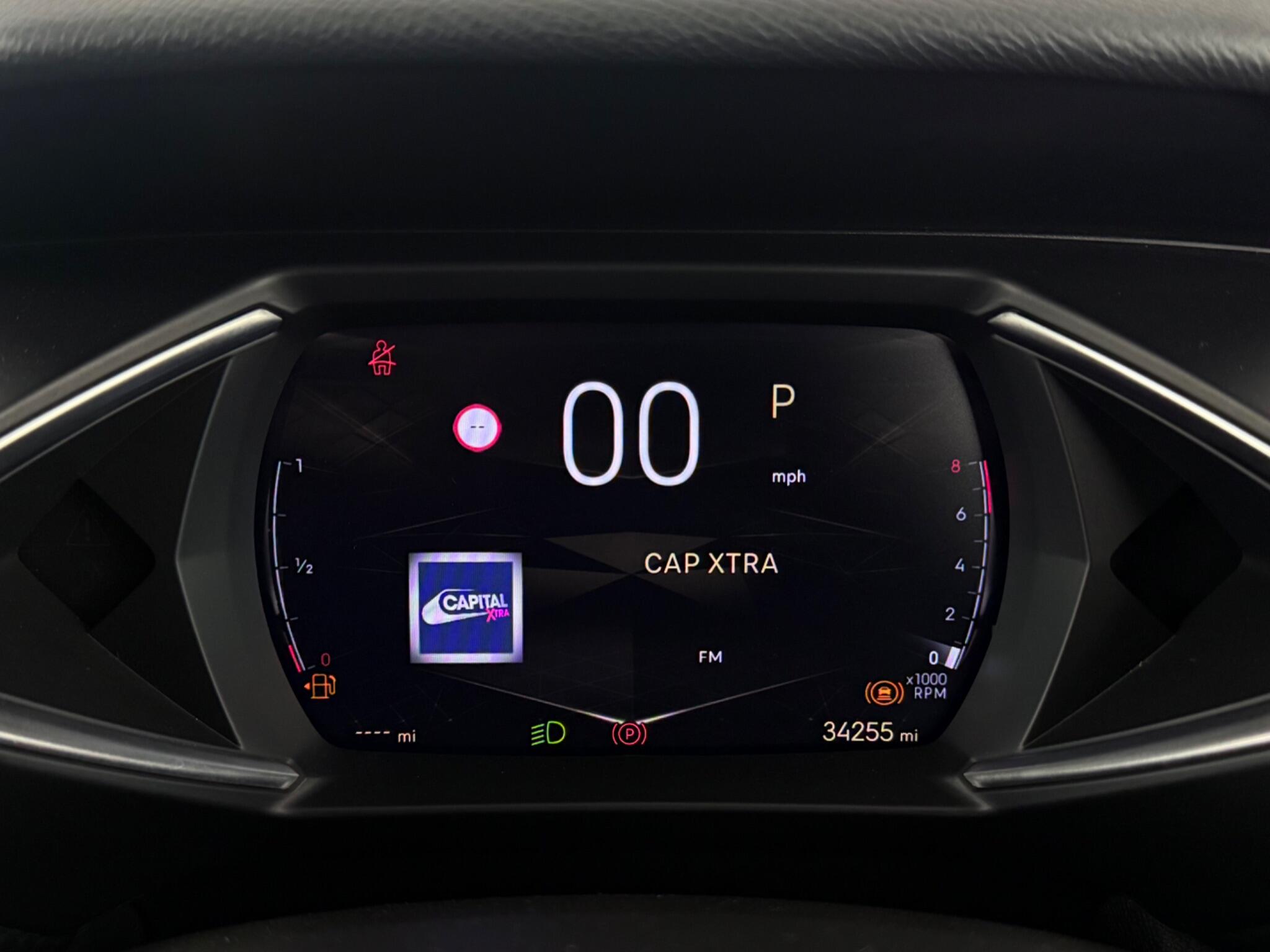 DS Automobiles DS 3 view 15