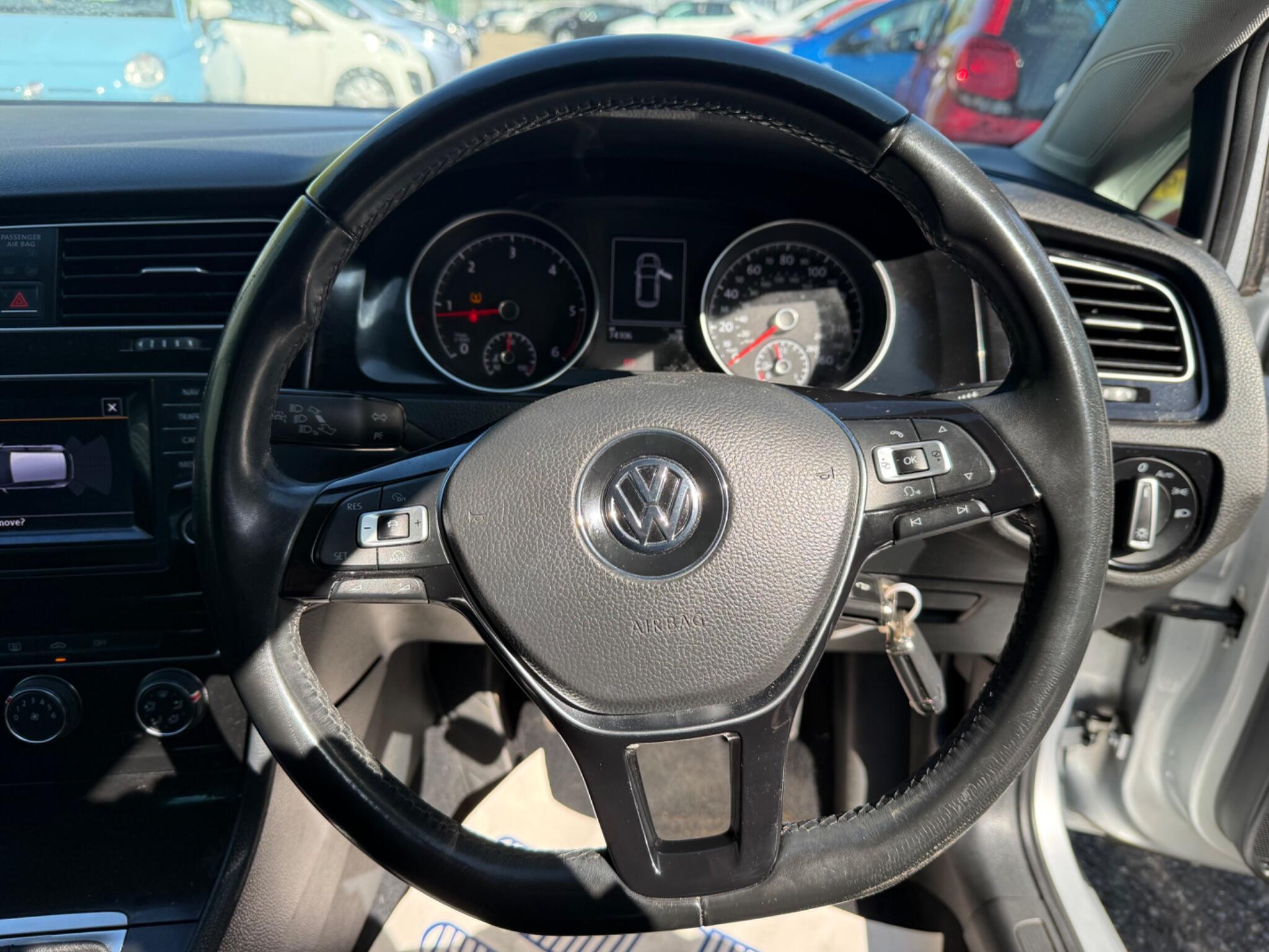 2014 Volkswagen Golf image 15