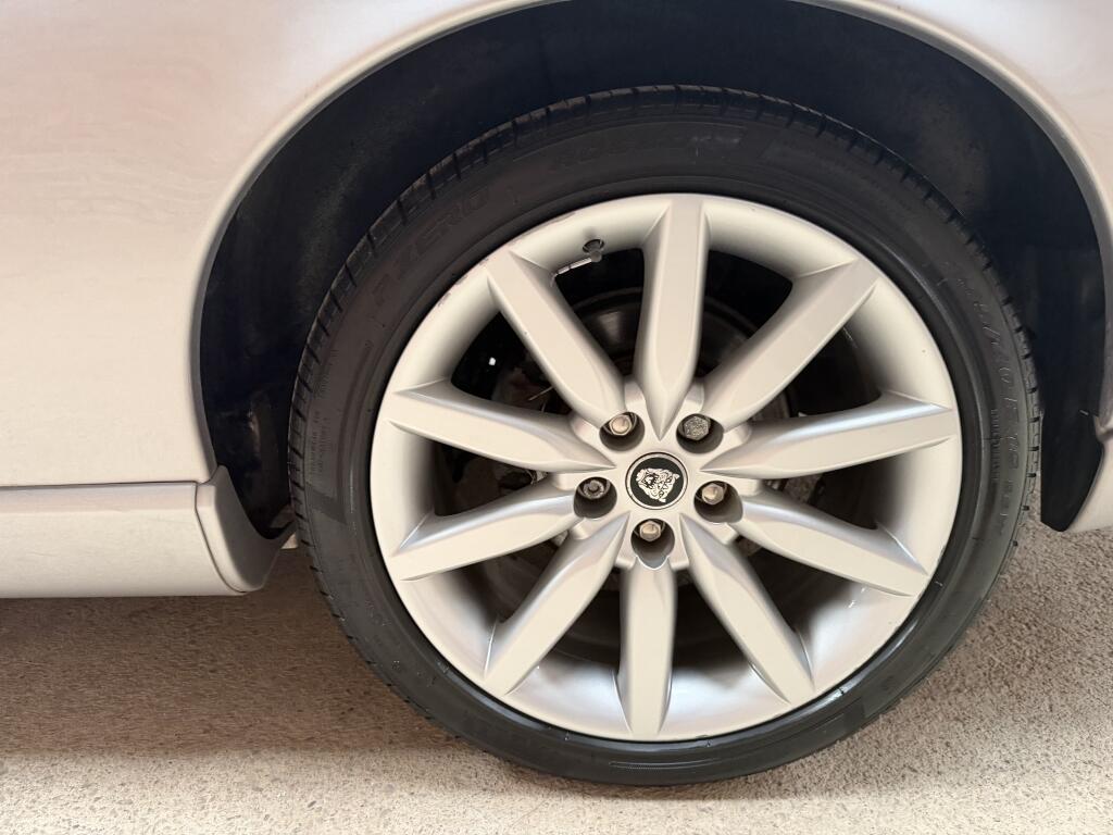 Jaguar XK8 view 25