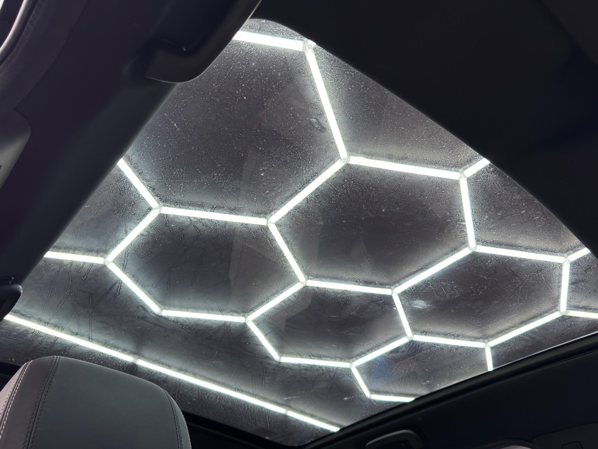 Land Rover Discovery Sport view 40