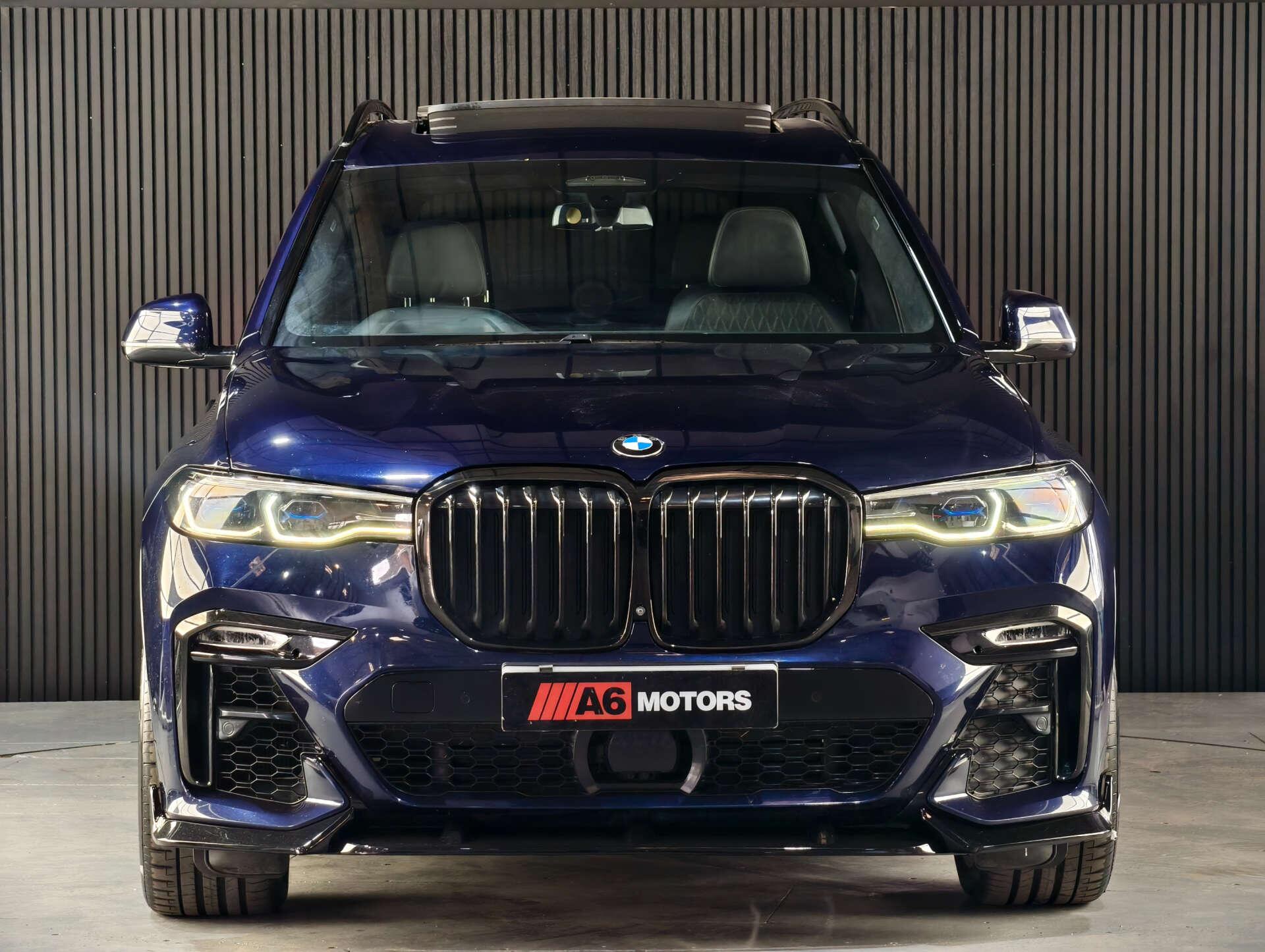 BMW X7 view 10