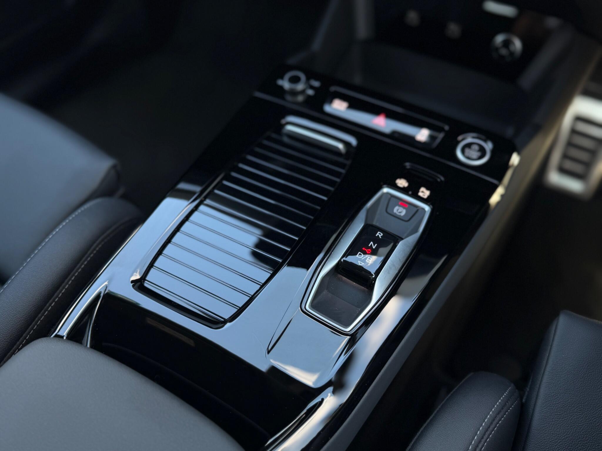 Audi E-Tron view 34
