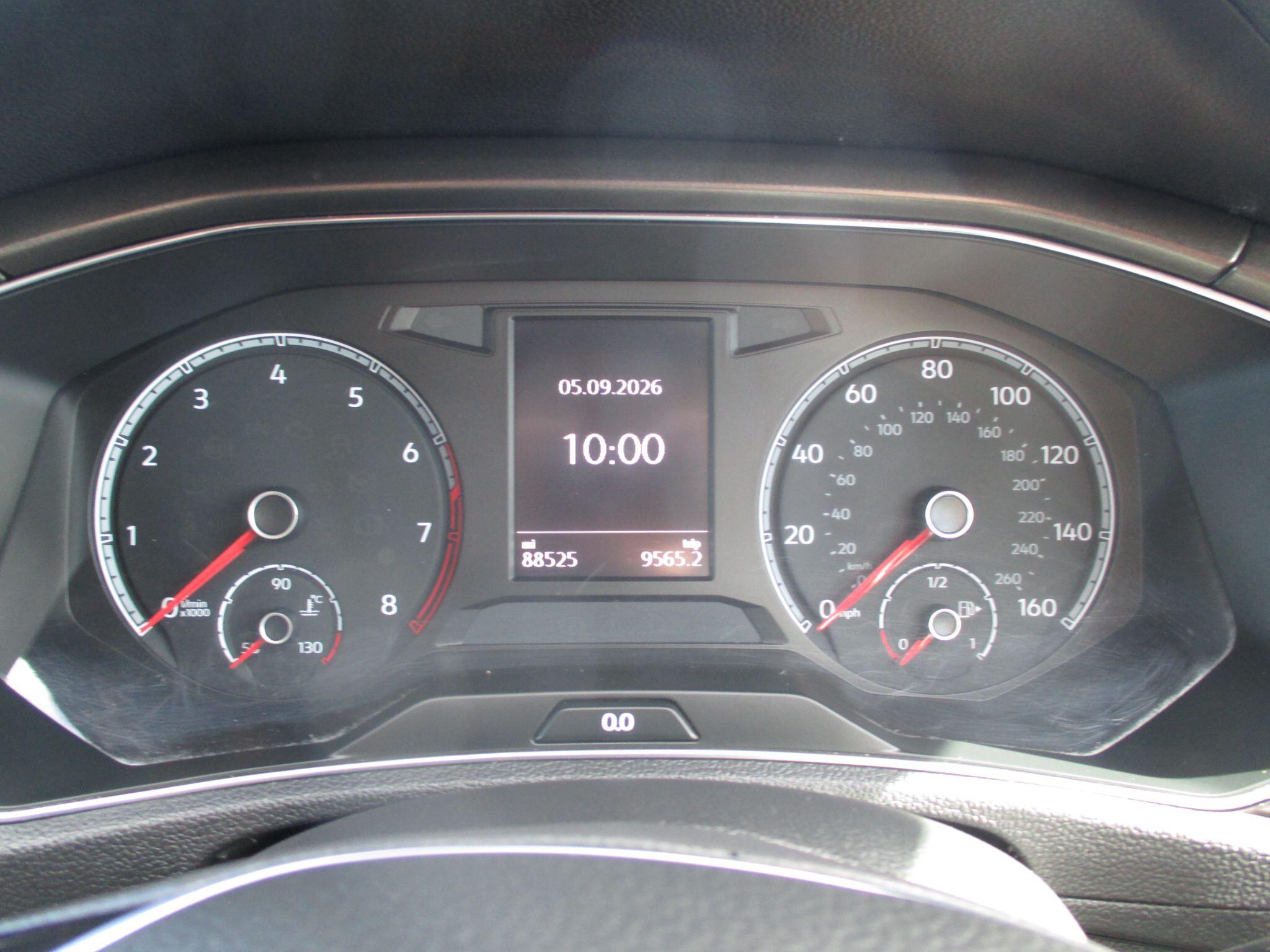 Volkswagen T-Roc view 31