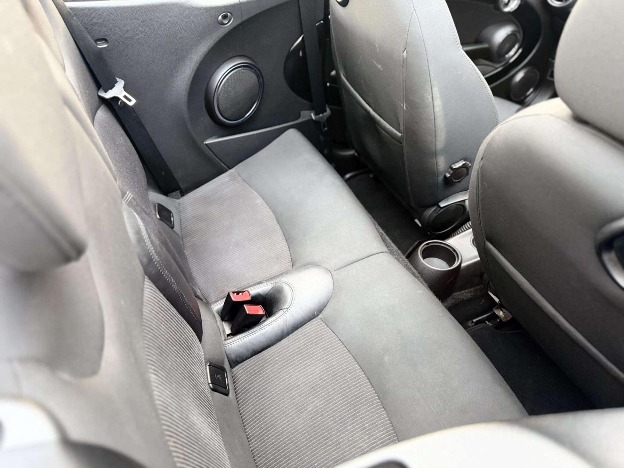 Mini Convertible view 54