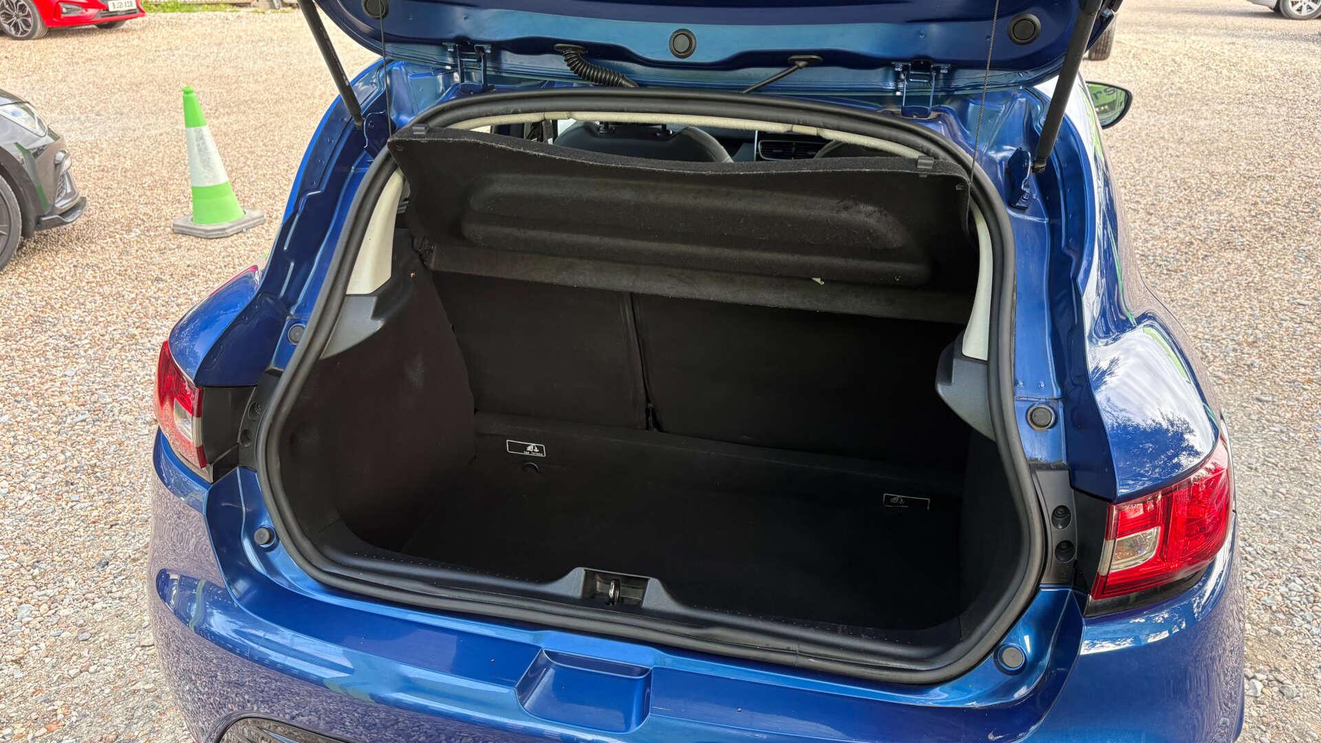 Renault Clio view 40