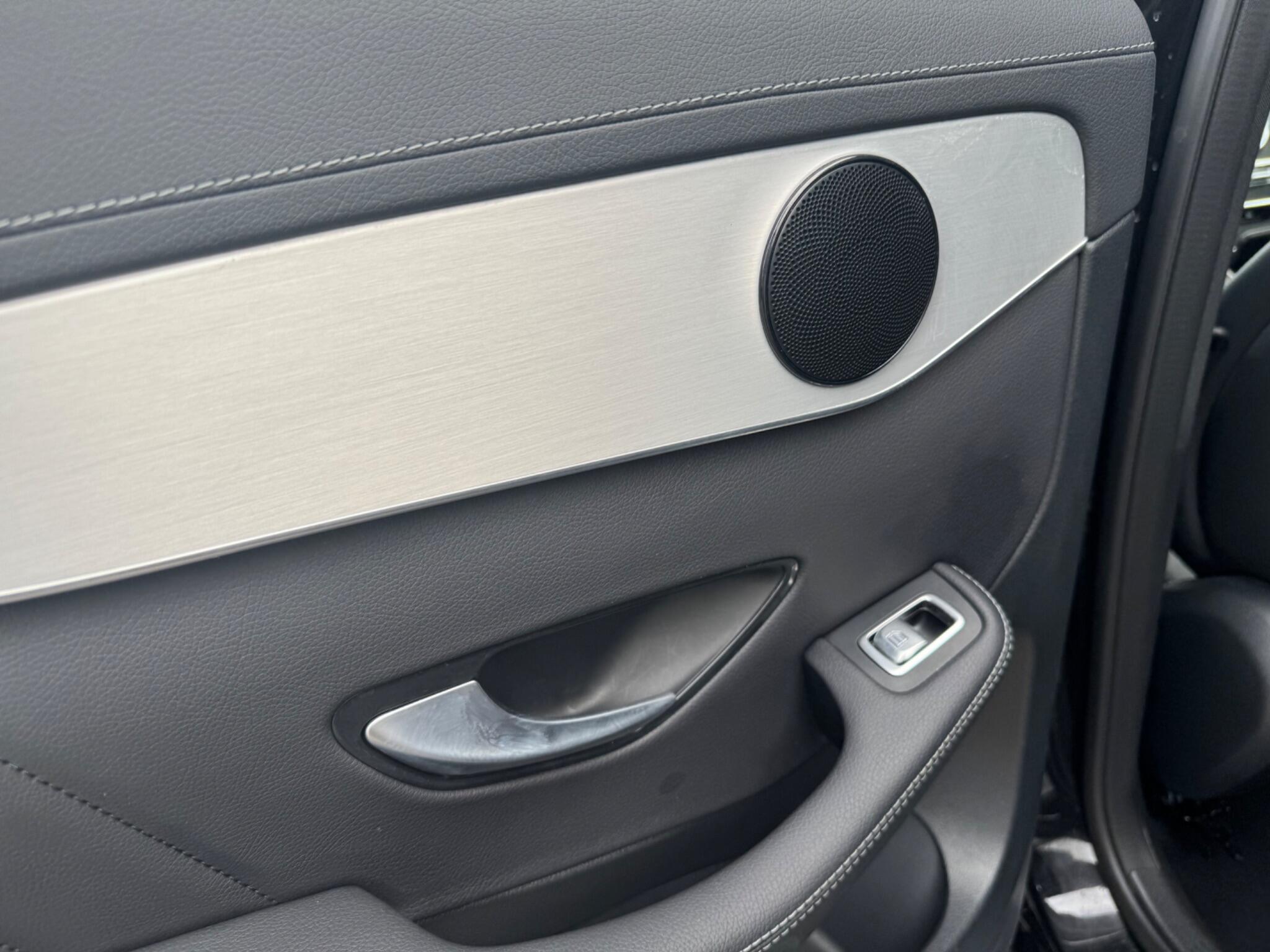 Mercedes-Benz GLC view 37