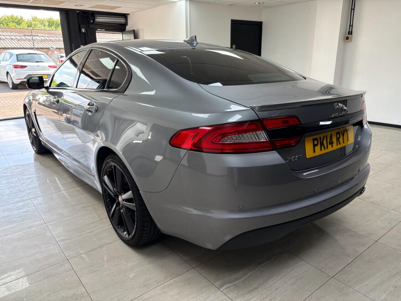 Jaguar XF view 5