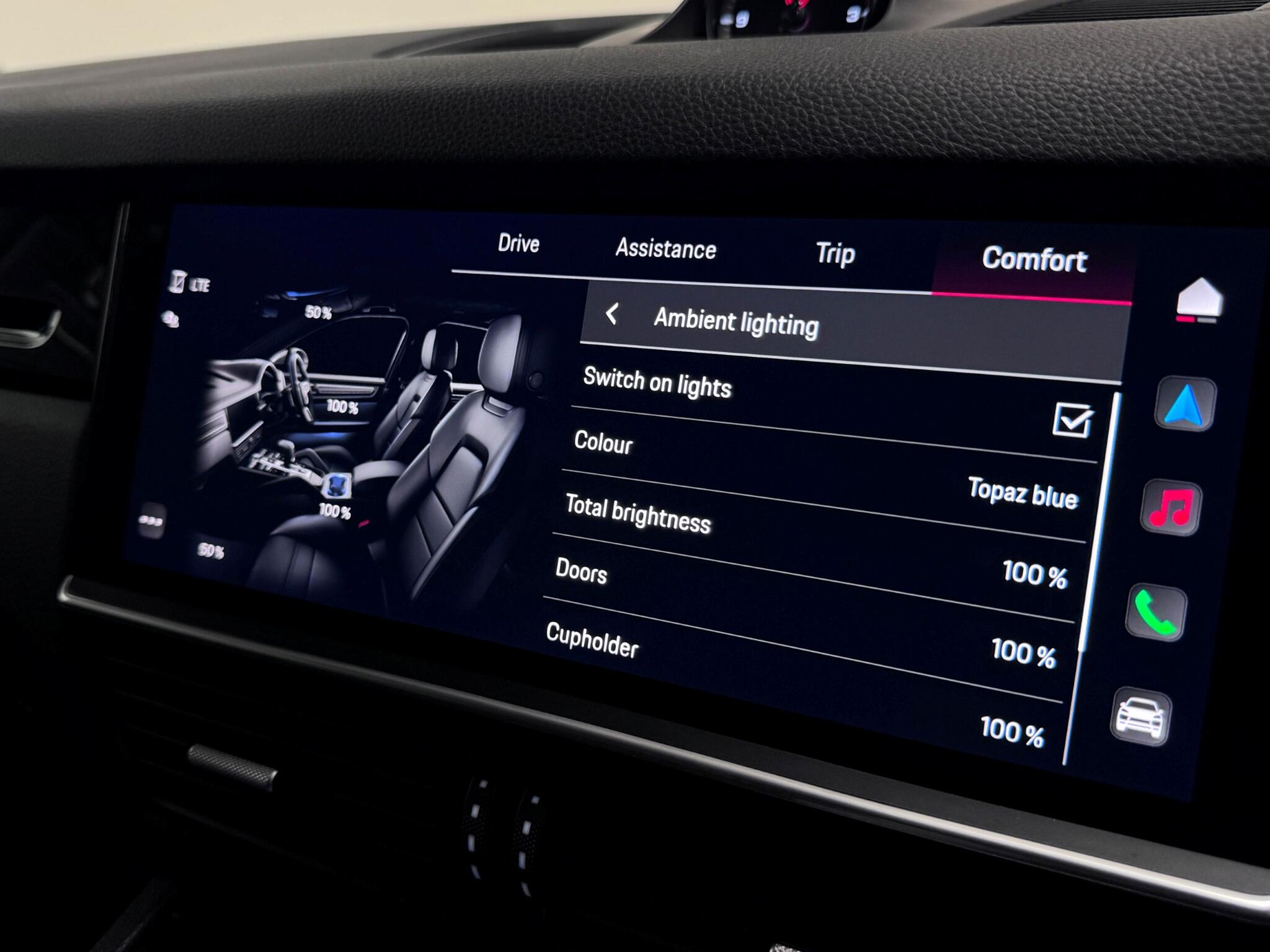 Porsche Cayenne view 60