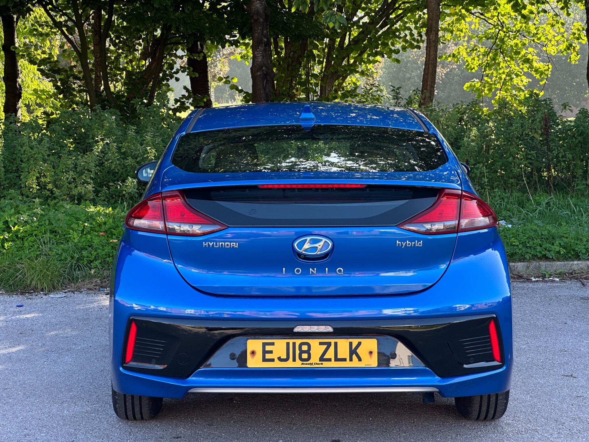 Hyundai Ioniq view 7