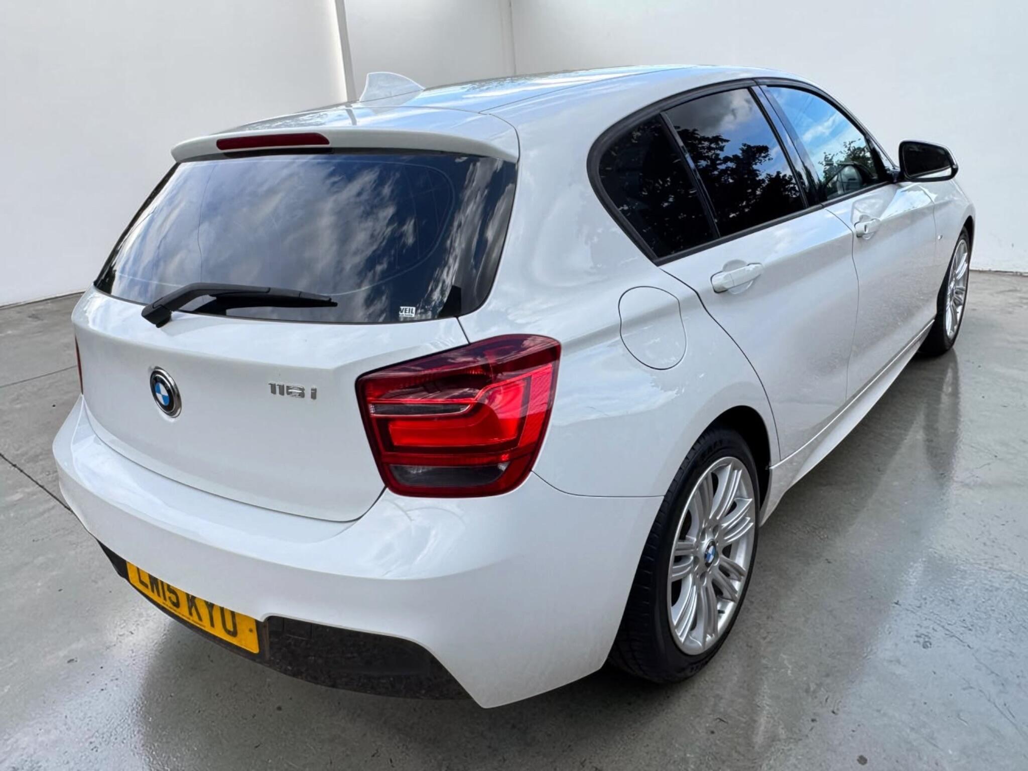 BMW 1 Series view 16