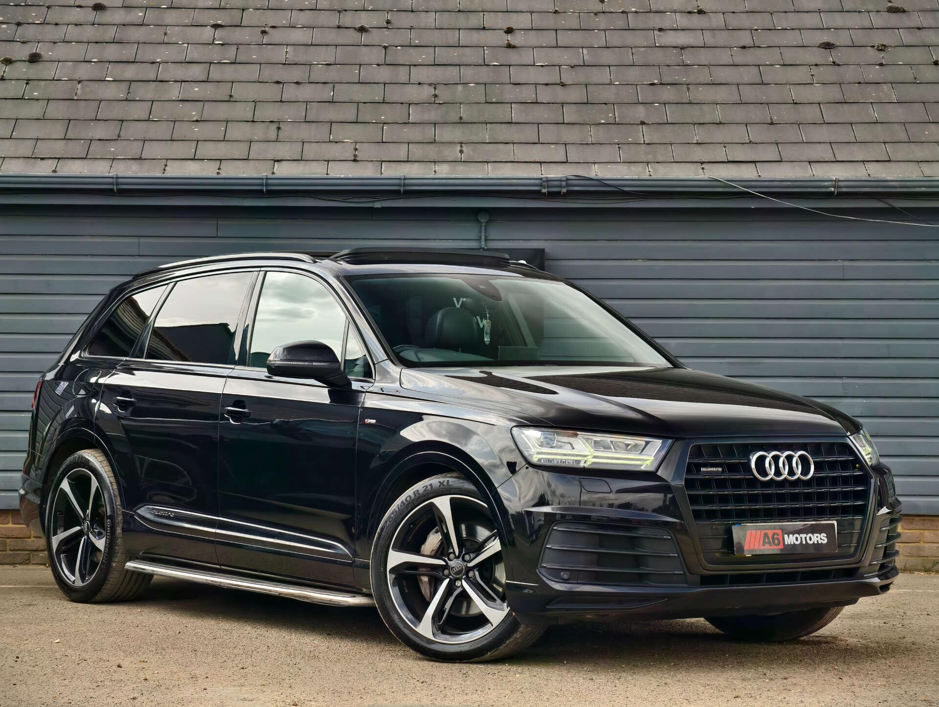 Audi Q7 view 3