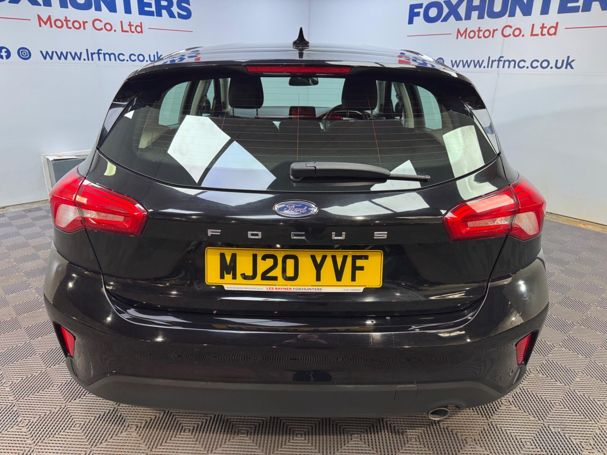 Ford Focus view 10