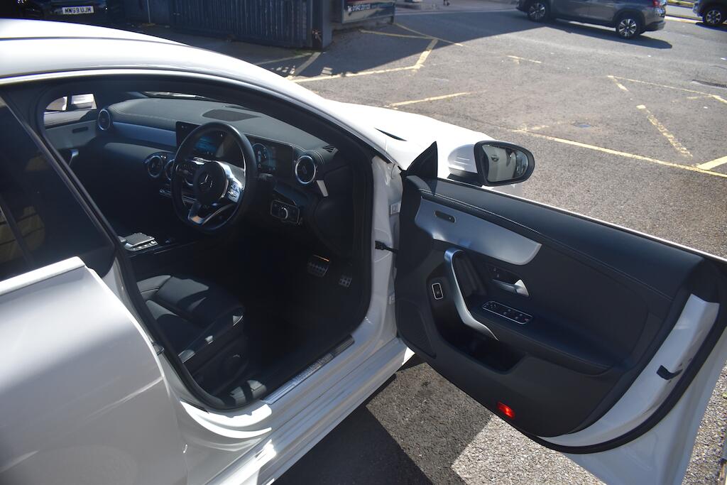 Mercedes-Benz Cla view 25