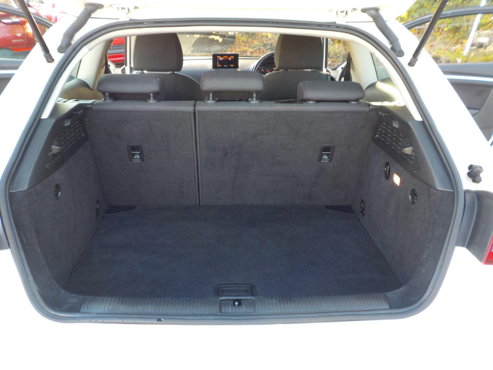 Audi A3 1.6 TDI SE Euro 5 (s/s) 3dr