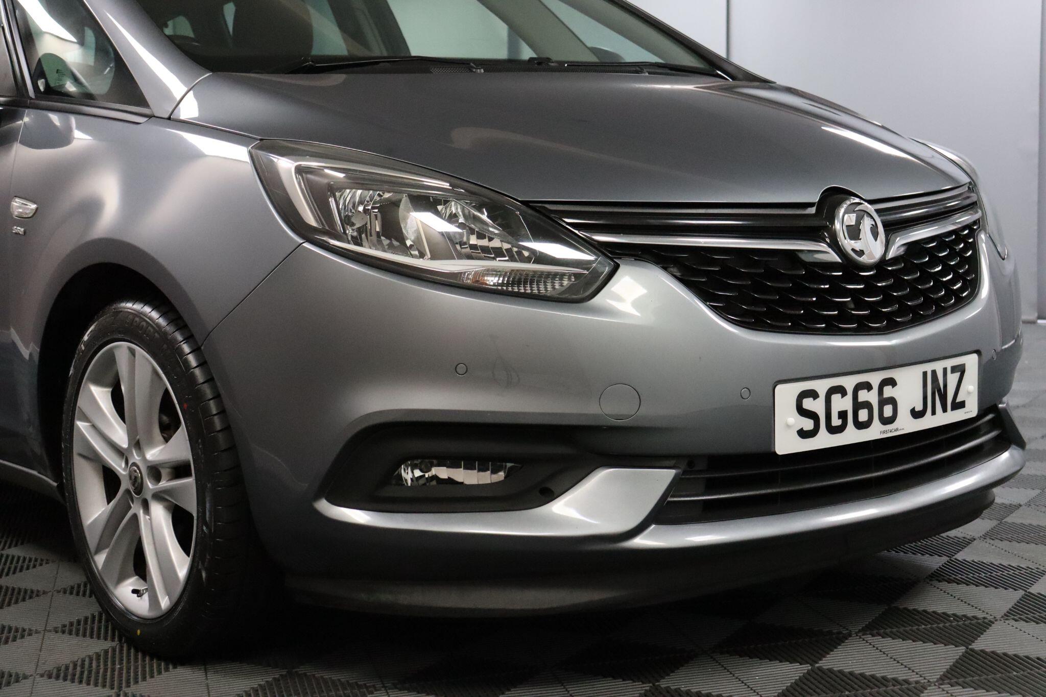 Vauxhall Zafira Tourer view 24