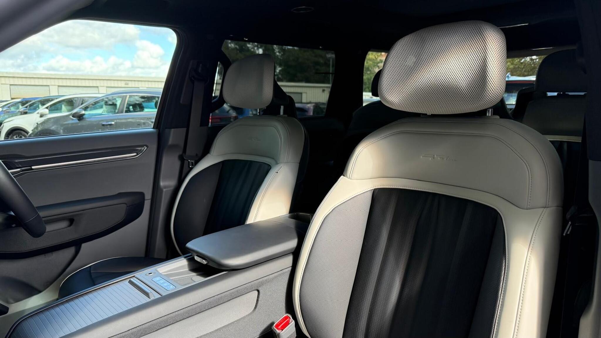 Kia Ev9 view 25