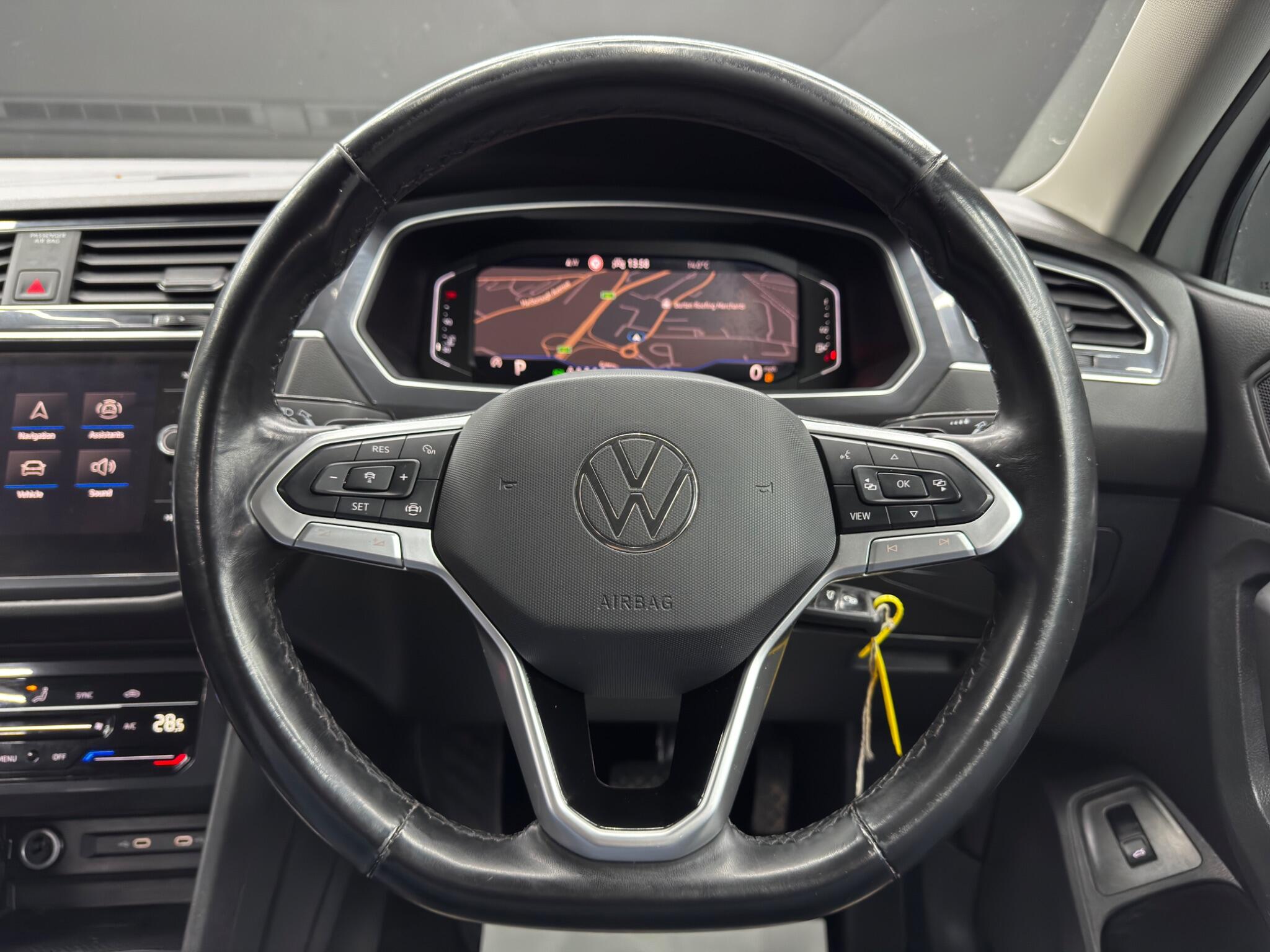 Volkswagen Tiguan Allspace view 18