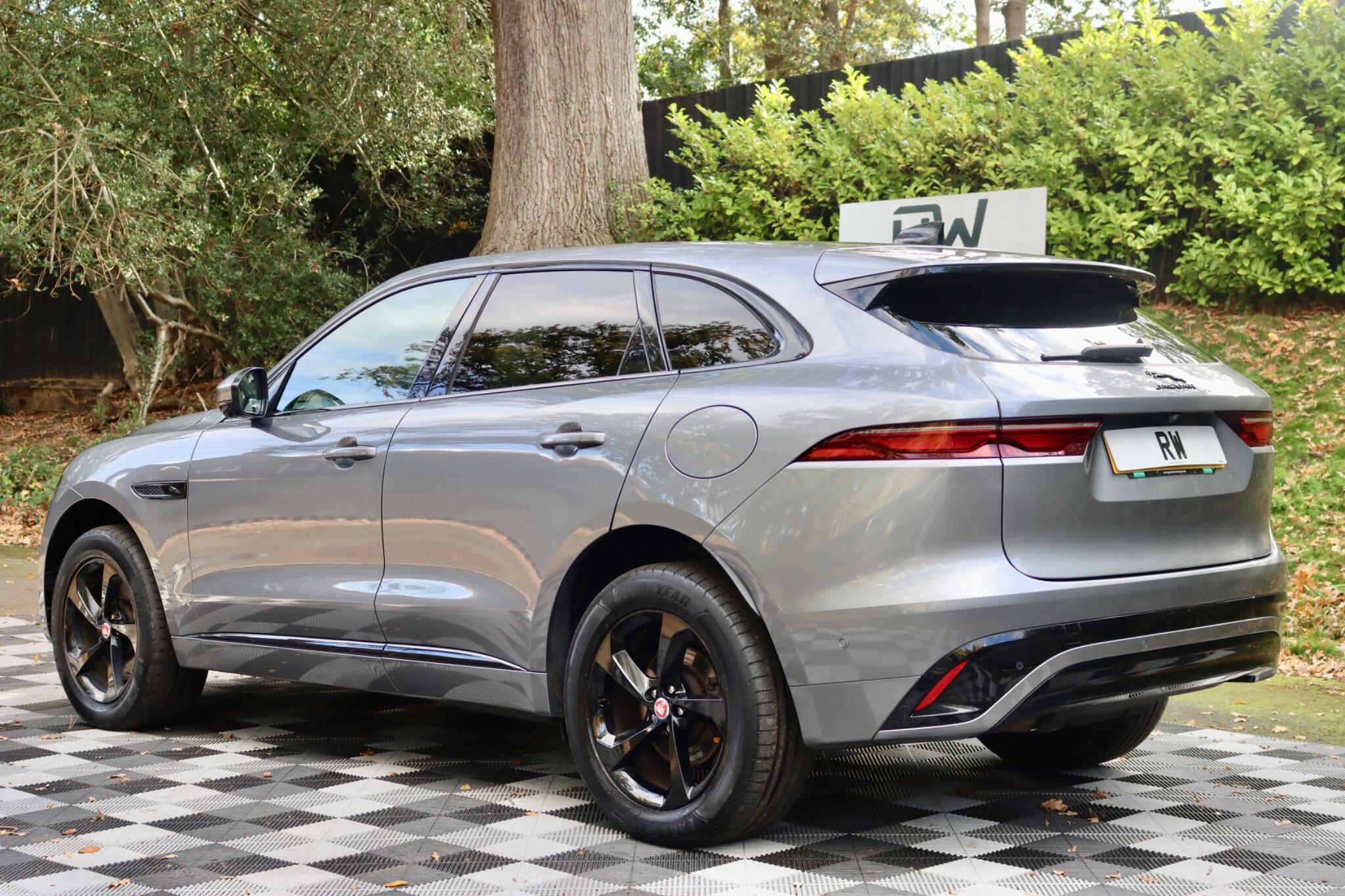Jaguar F-Pace view 10