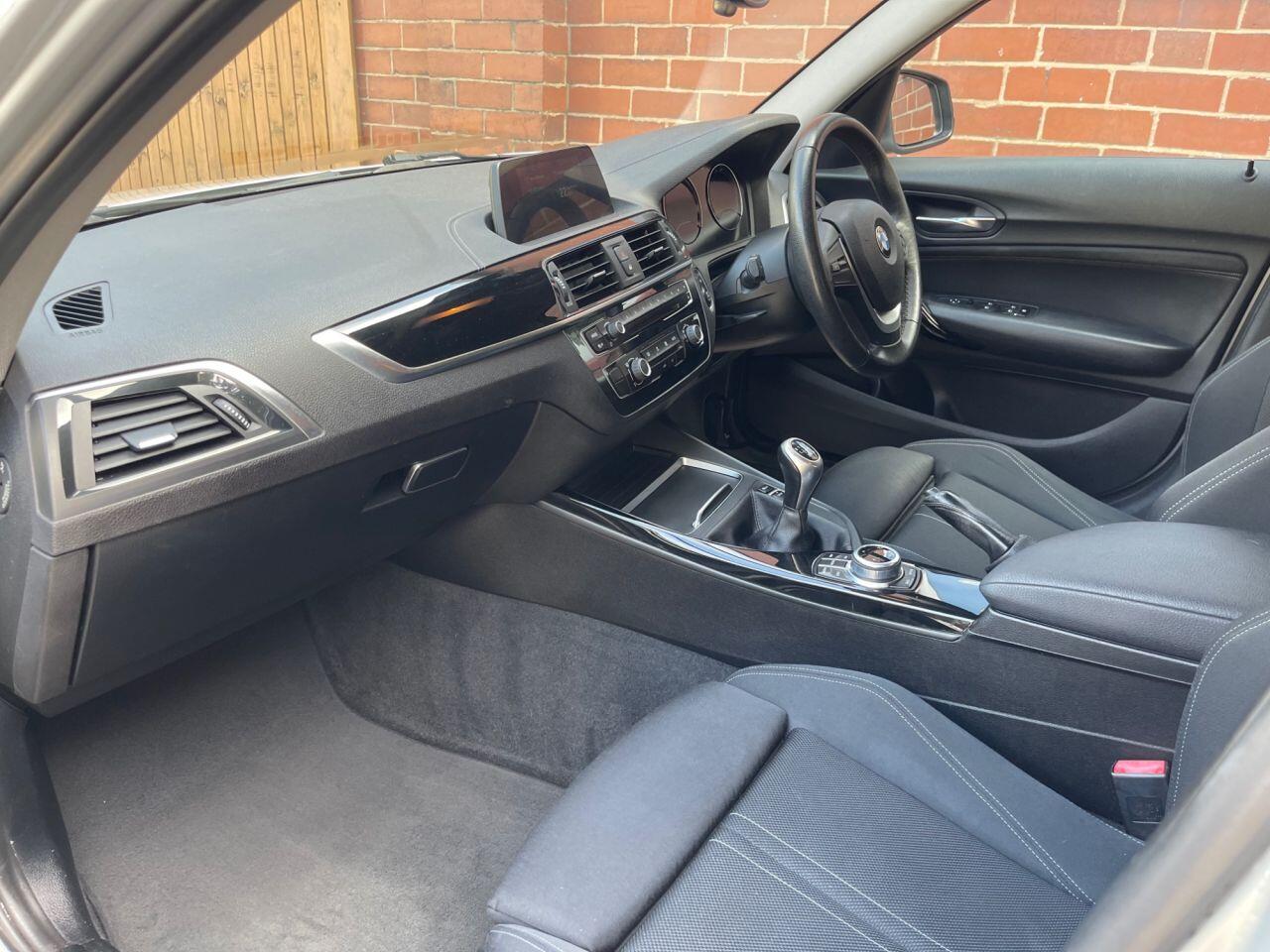 BMW 1 Series view 21