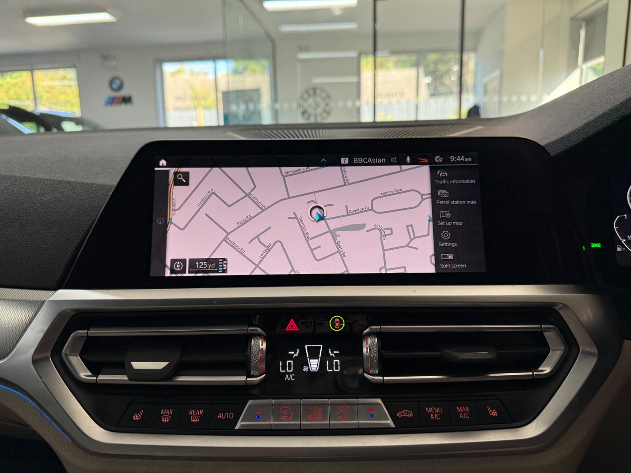 BMW 3 Series view 25