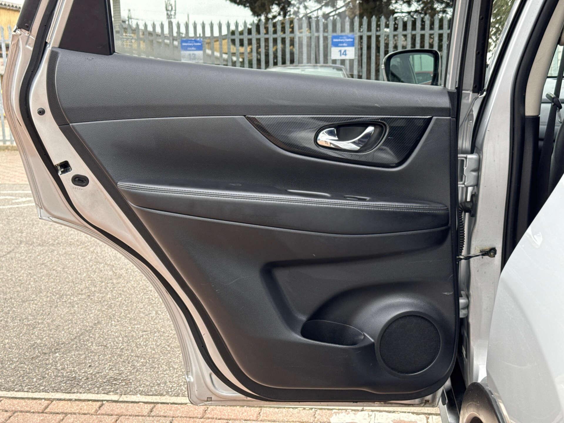 Nissan X-Trail view 37