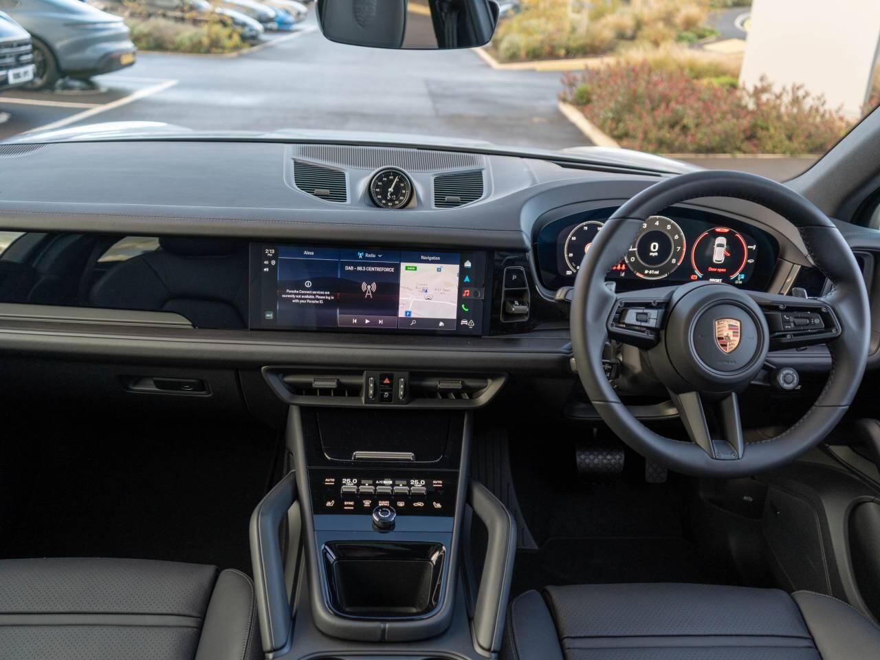 Porsche Cayenne view 39